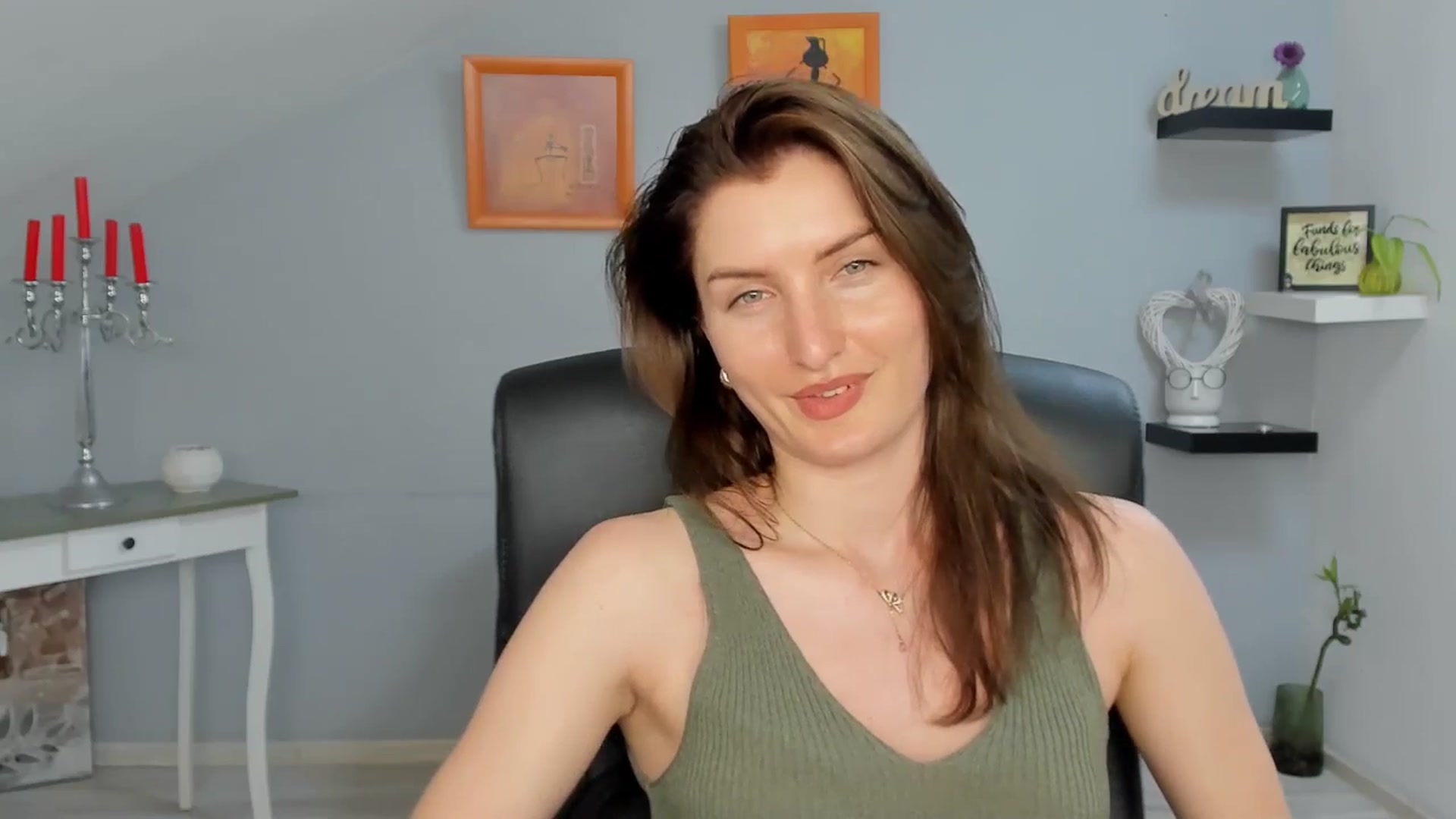 Gallery image thumbnail from EmilysBack's myfreecams stream on, 06/09/2025, 19:03 image 9 of 20