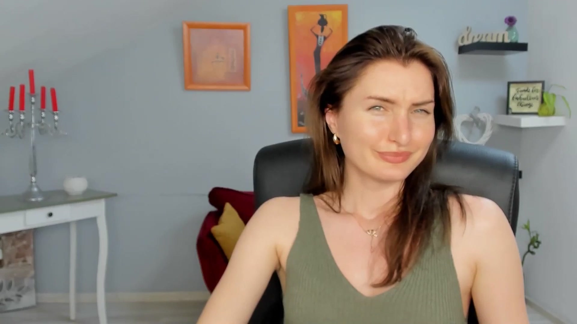 Gallery image thumbnail from EmilysBack's myfreecams stream on, 06/09/2025, 19:03 image 10 of 20