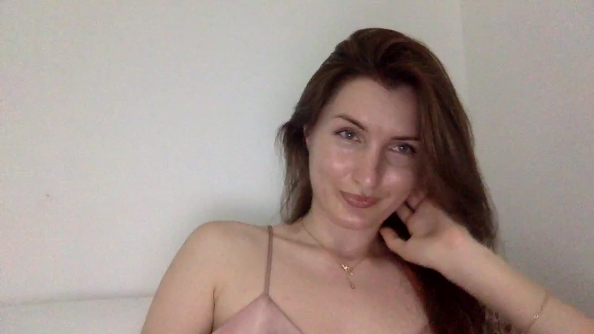 Gallery image thumbnail from EmilysBack's myfreecams stream on, 06/14/2025, 22:21 image 16 of 20