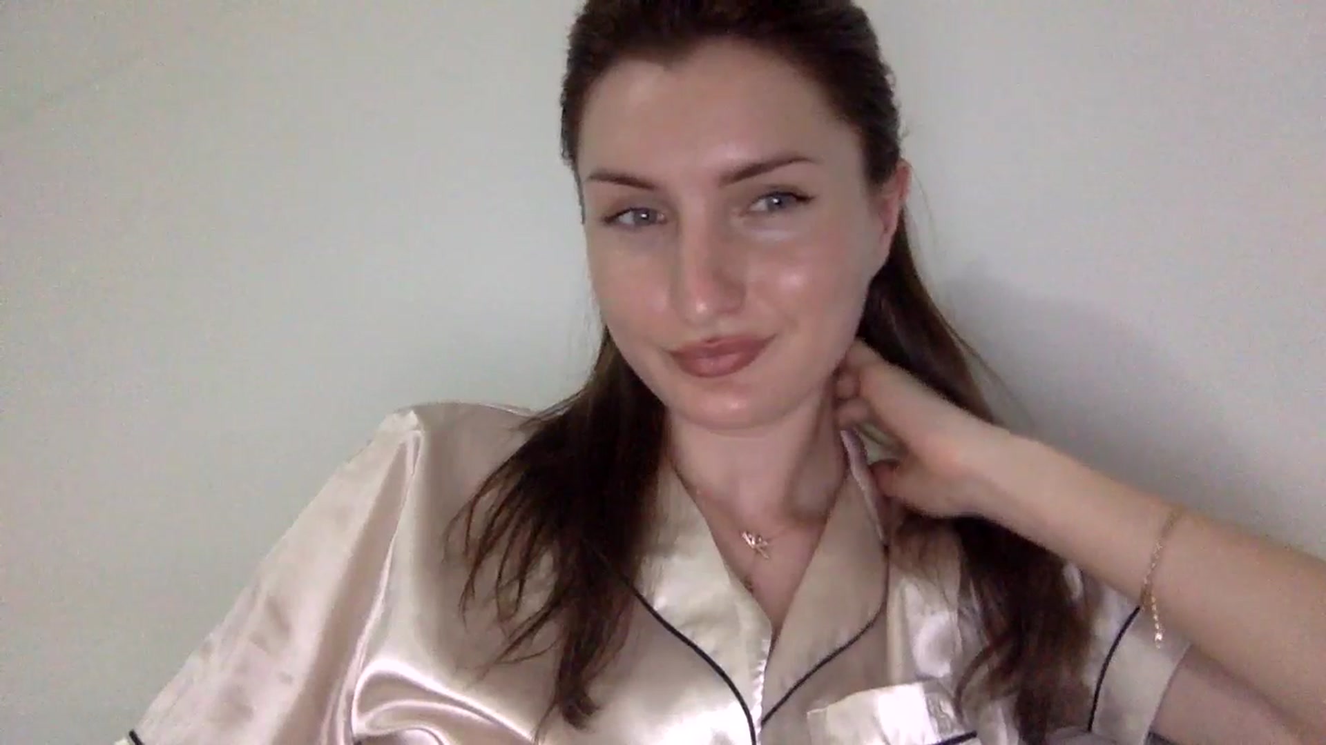 Gallery image thumbnail from EmilysBack's myfreecams stream on, 06/15/2025, 20:25 image 16 of 20