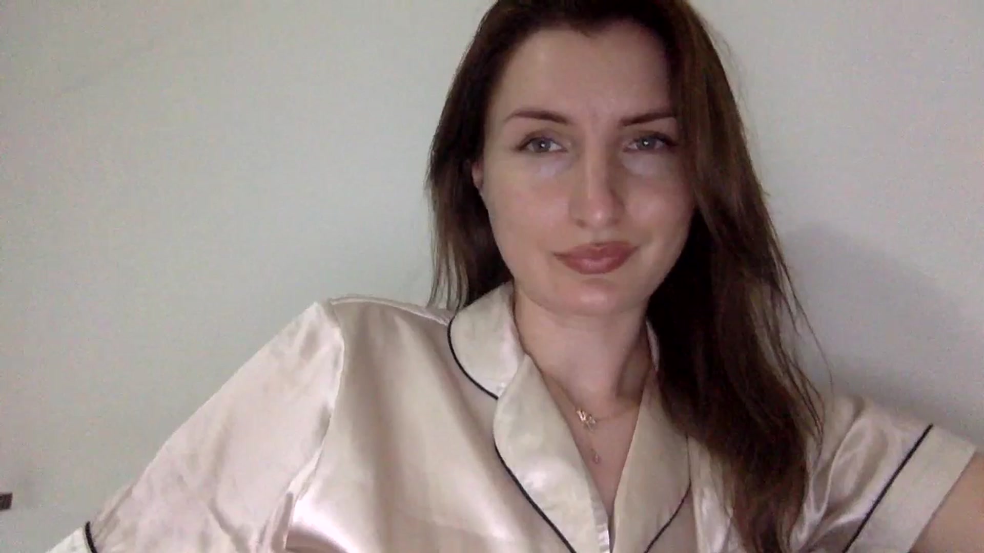 Gallery image thumbnail from EmilysBack's myfreecams stream on, 06/15/2025, 20:25 image 14 of 20