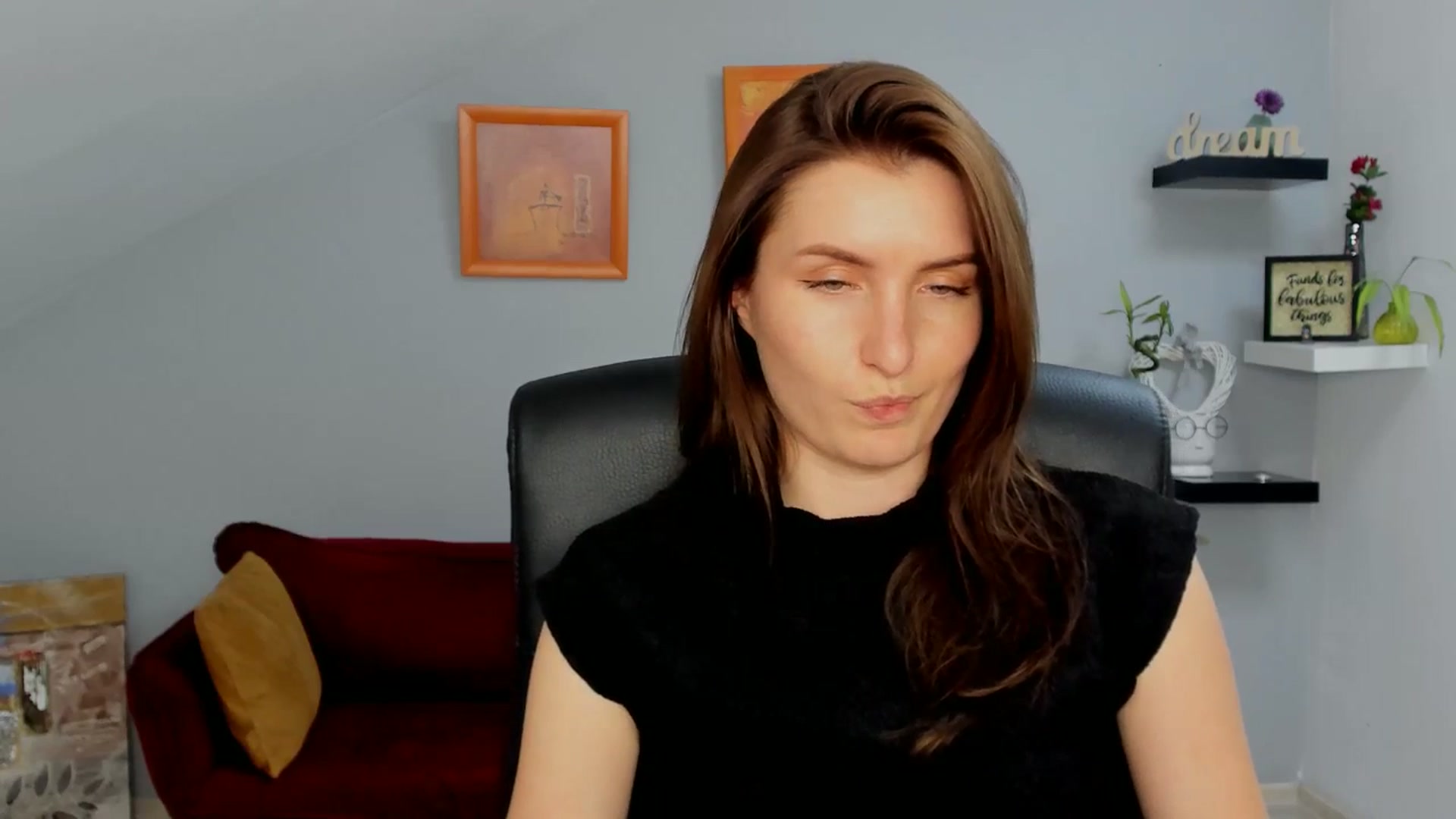 Gallery image thumbnail from EmilysBack's myfreecams stream on, 07/23/2025, 18:07 image 2 of 20
