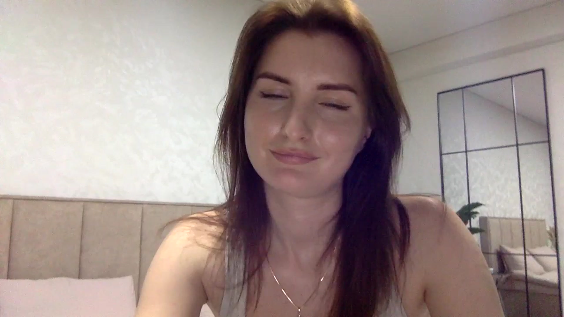 Gallery image thumbnail from EmilysBack's myfreecams stream on, 04/04/2026, 18:10 image 17 of 20