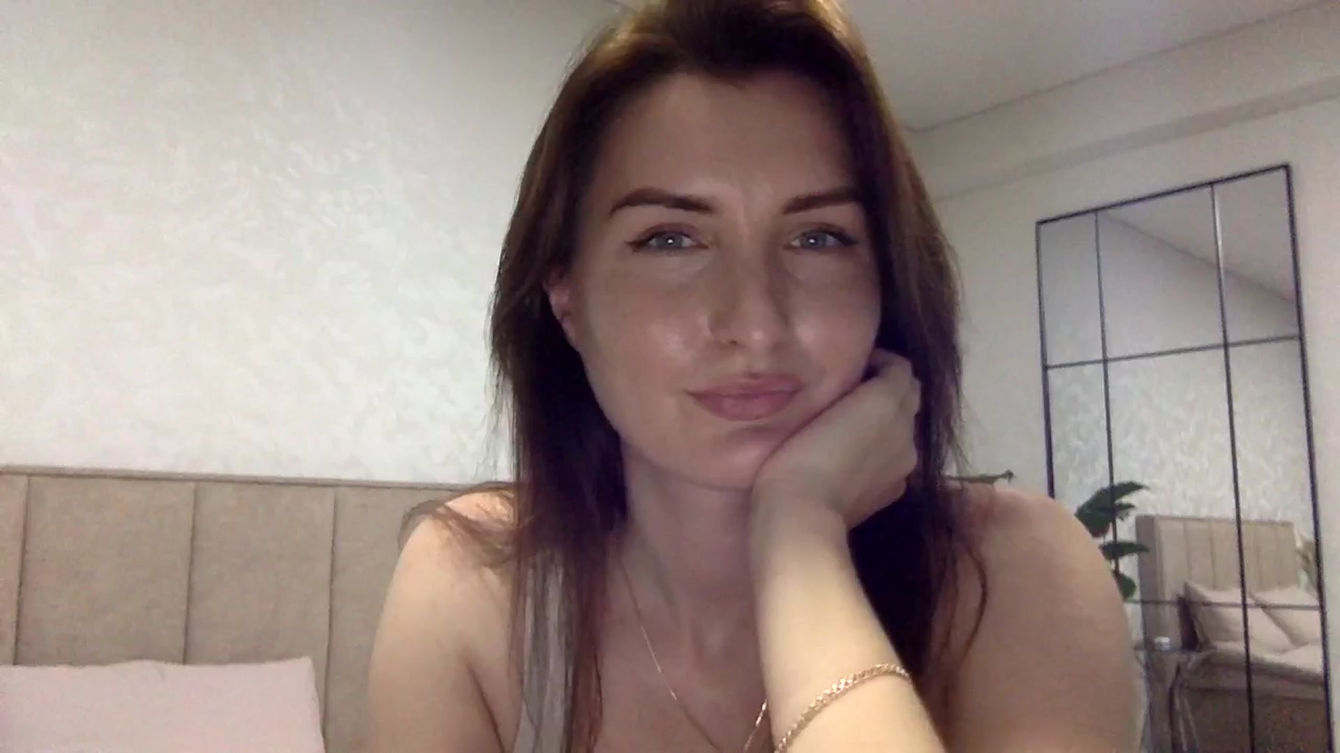 Gallery image thumbnail from EmilysBack's myfreecams stream on, 04/04/2026, 18:10 image 8 of 20
