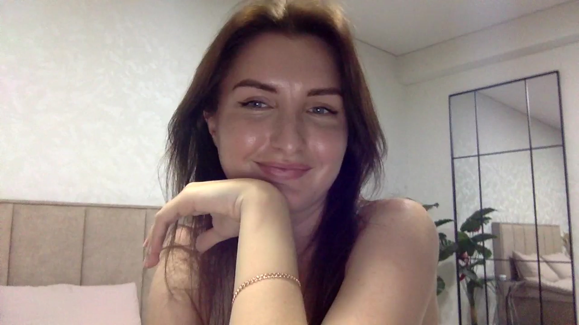 Gallery image thumbnail from EmilysBack's myfreecams stream on, 04/04/2026, 18:10 image 19 of 20