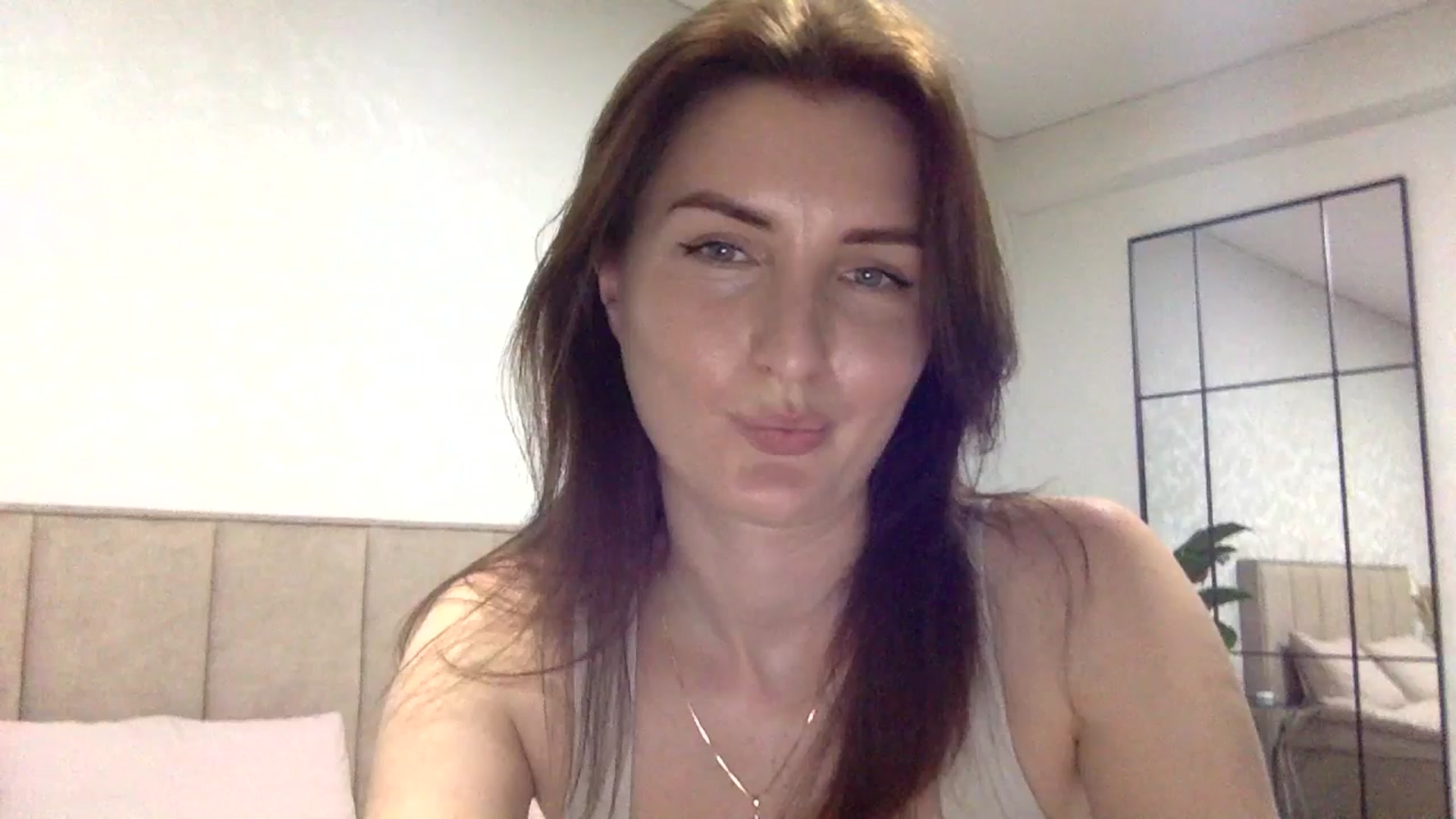 Gallery image thumbnail from EmilysBack's myfreecams stream on, 04/04/2026, 18:10 image 13 of 20