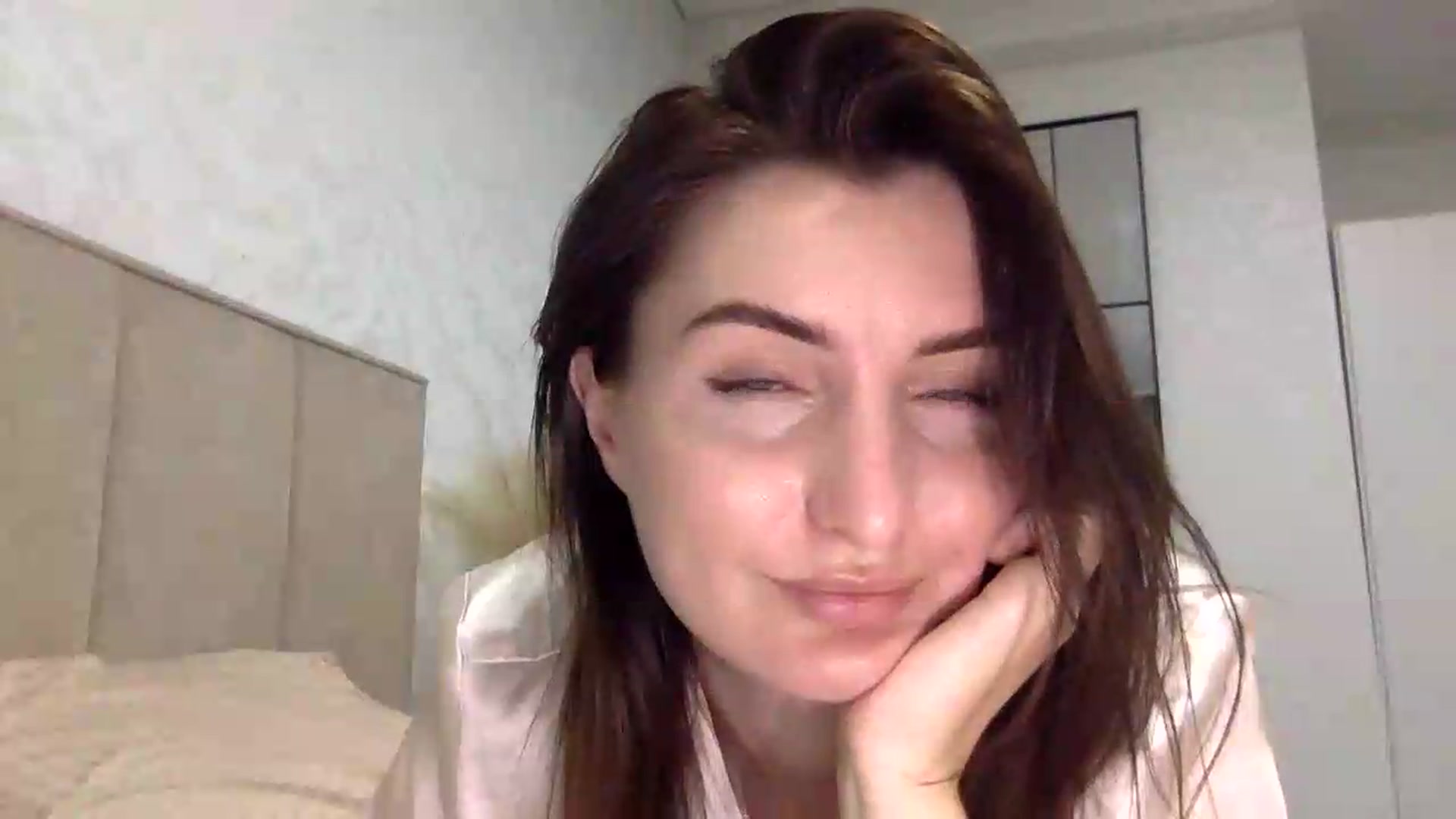 Gallery image thumbnail from EmilysBack's myfreecams stream on, 05/27/2026, 01:18 image 15 of 20