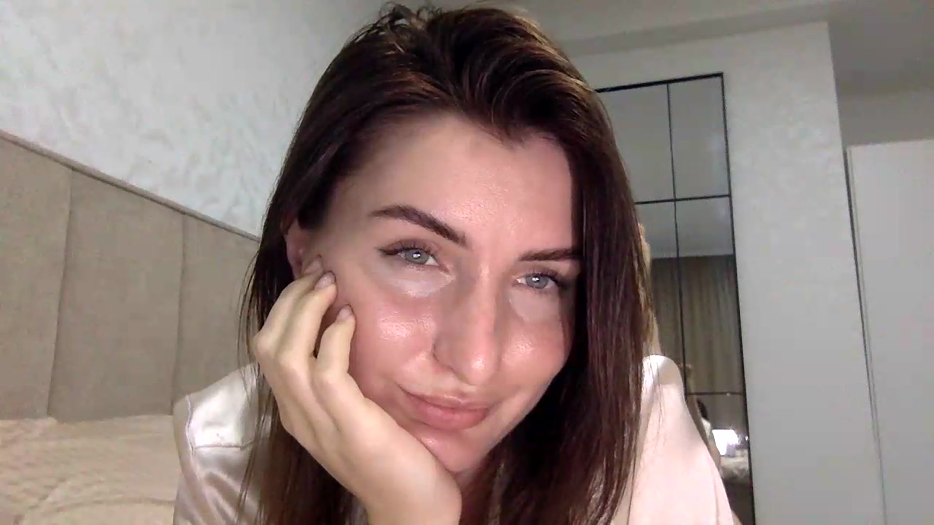 Gallery image thumbnail from EmilysBack's myfreecams stream on, 05/27/2026, 01:18 image 12 of 20