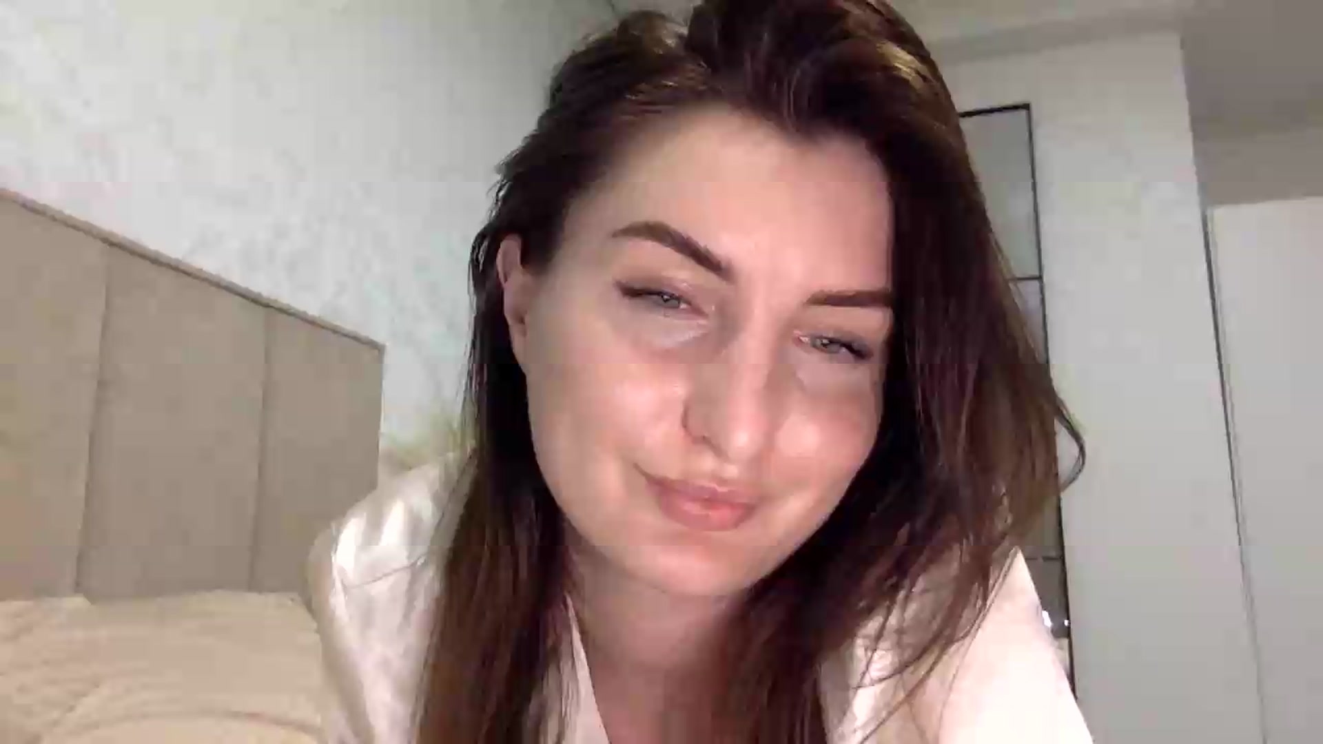Gallery image thumbnail from EmilysBack's myfreecams stream on, 05/27/2026, 01:18 image 14 of 20