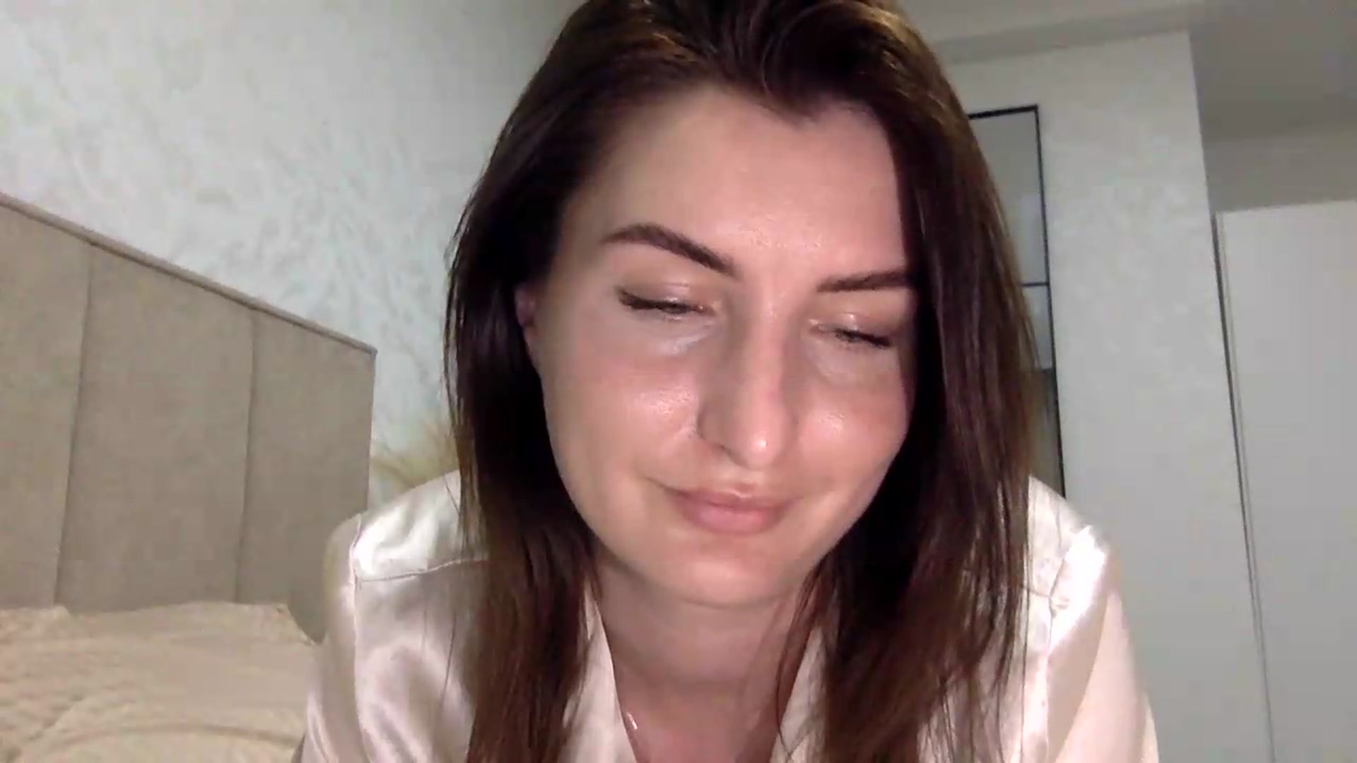 Gallery image thumbnail from EmilysBack's myfreecams stream on, 05/27/2026, 01:18 image 8 of 20