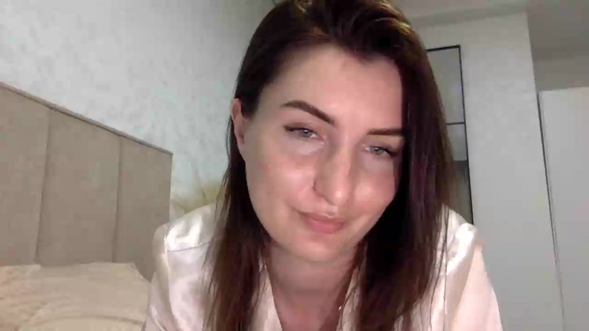Gallery image thumbnail from EmilysBack's myfreecams stream on, 05/27/2026, 01:18 image 13 of 20