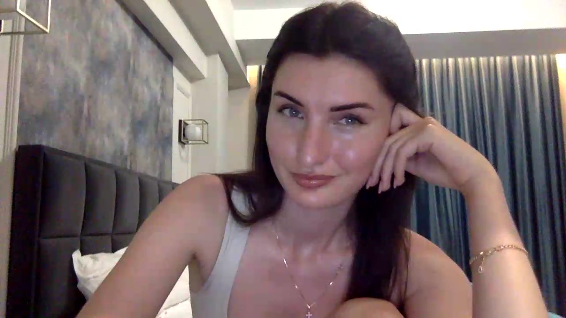 Gallery image thumbnail from EmilysBack's myfreecams stream on, 07/05/2026, 20:45 image 15 of 20