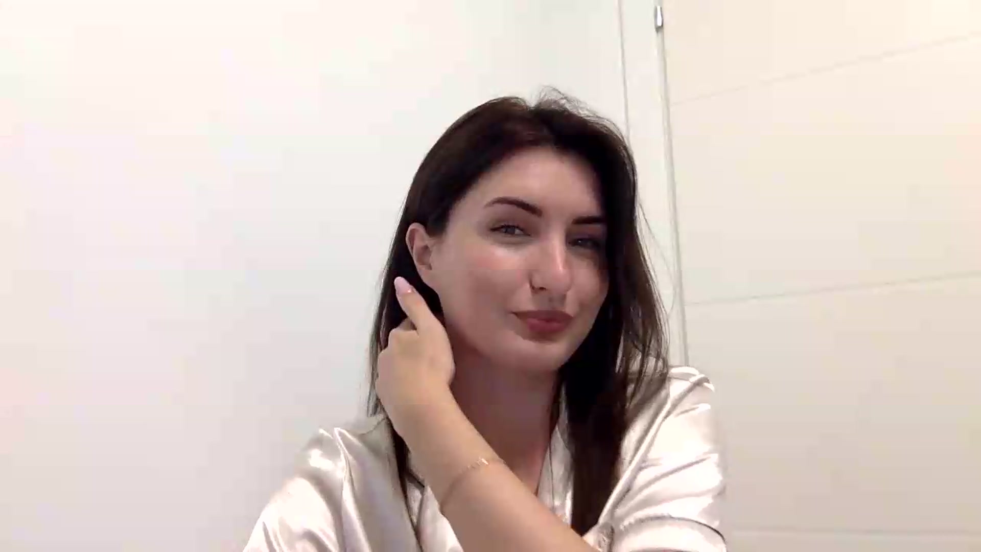Gallery image thumbnail from EmilysBack's myfreecams stream on, 07/09/2026, 23:06 image 14 of 20