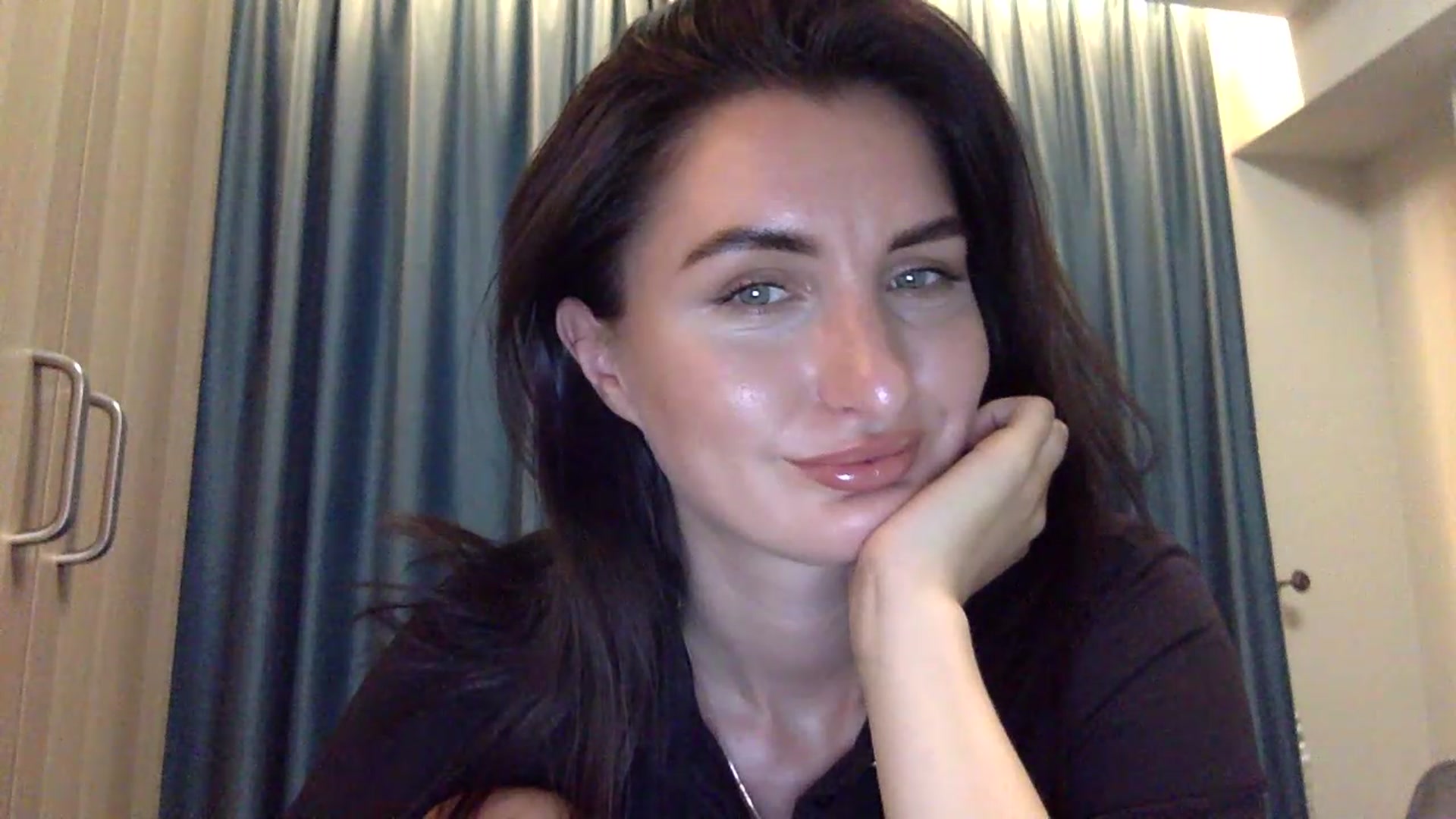 Gallery image thumbnail from EmilysBack's myfreecams stream on, 08/28/2026, 20:30 image 19 of 20