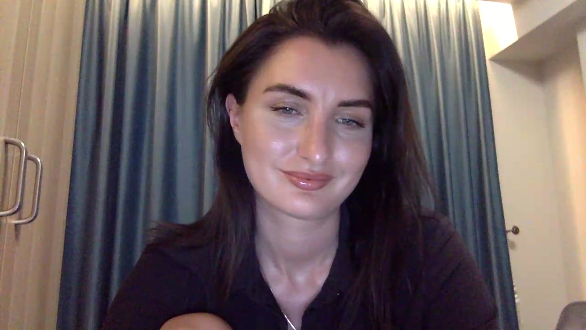 Gallery image thumbnail from EmilysBack's myfreecams stream on, 08/28/2026, 20:30 image 18 of 20