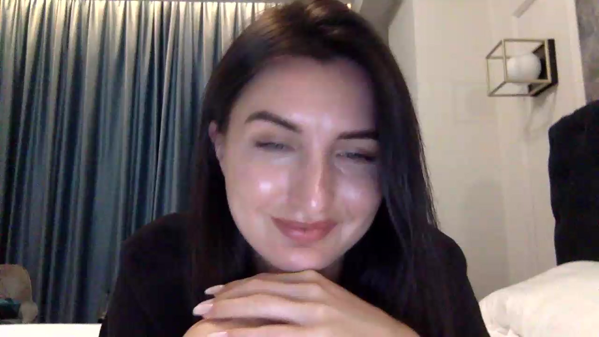 Gallery image thumbnail from EmilysBack's myfreecams stream on, 08/30/2026, 24:38 image 17 of 20