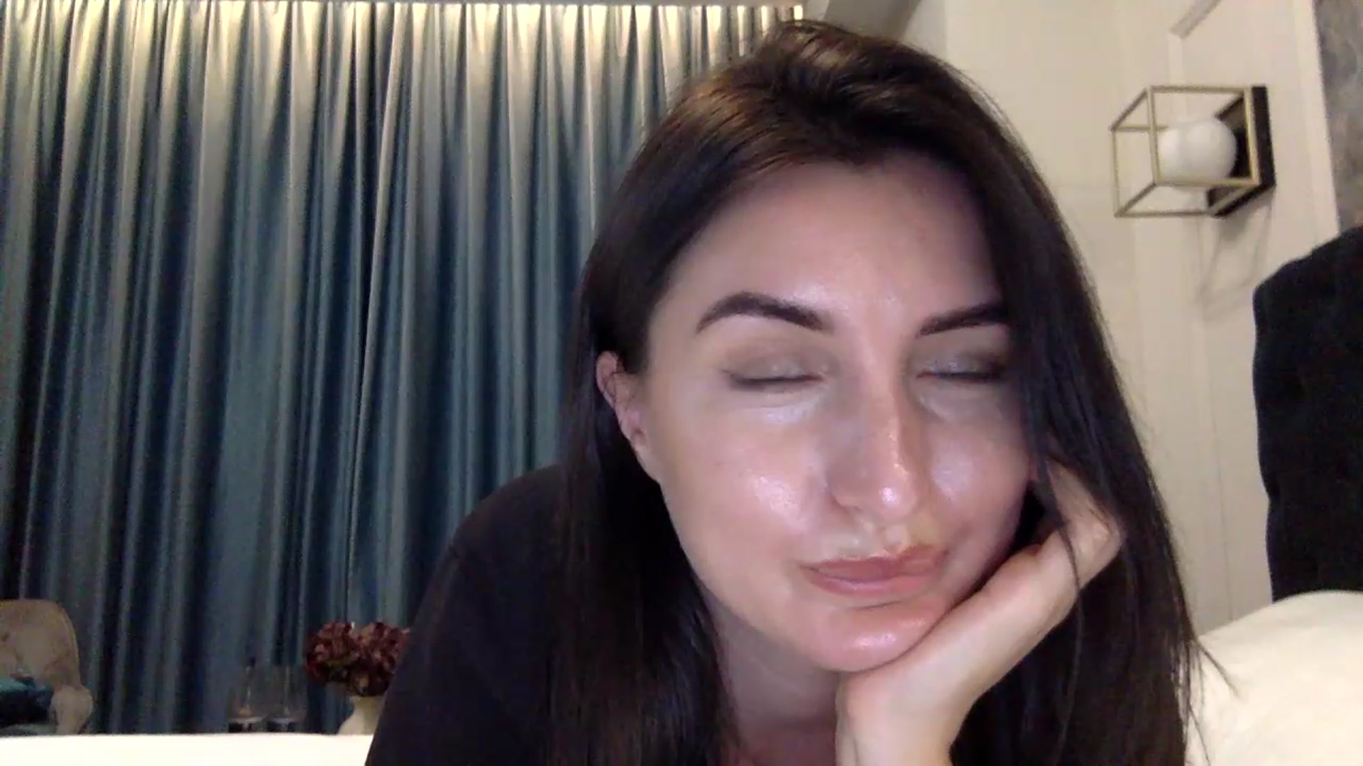Gallery image thumbnail from EmilysBack's myfreecams stream on, 08/30/2026, 24:38 image 13 of 20