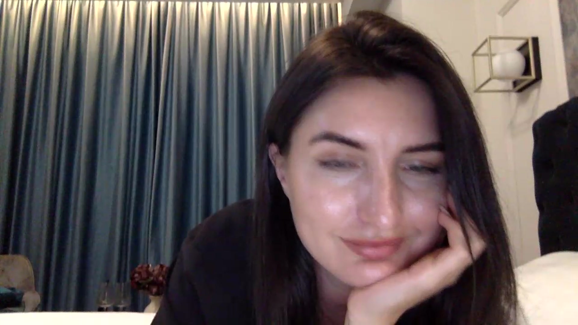 Gallery image thumbnail from EmilysBack's myfreecams stream on, 08/30/2026, 24:38 image 14 of 20