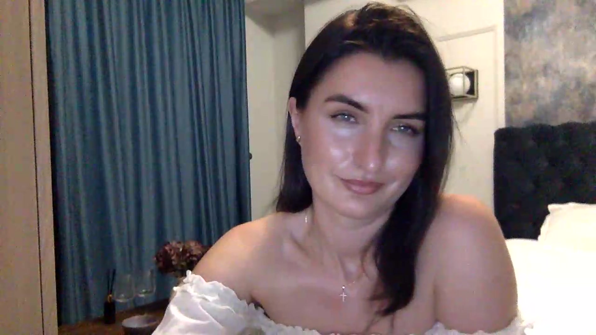 Gallery image thumbnail from EmilysBack's myfreecams stream on, 08/30/2026, 21:27 image 19 of 20