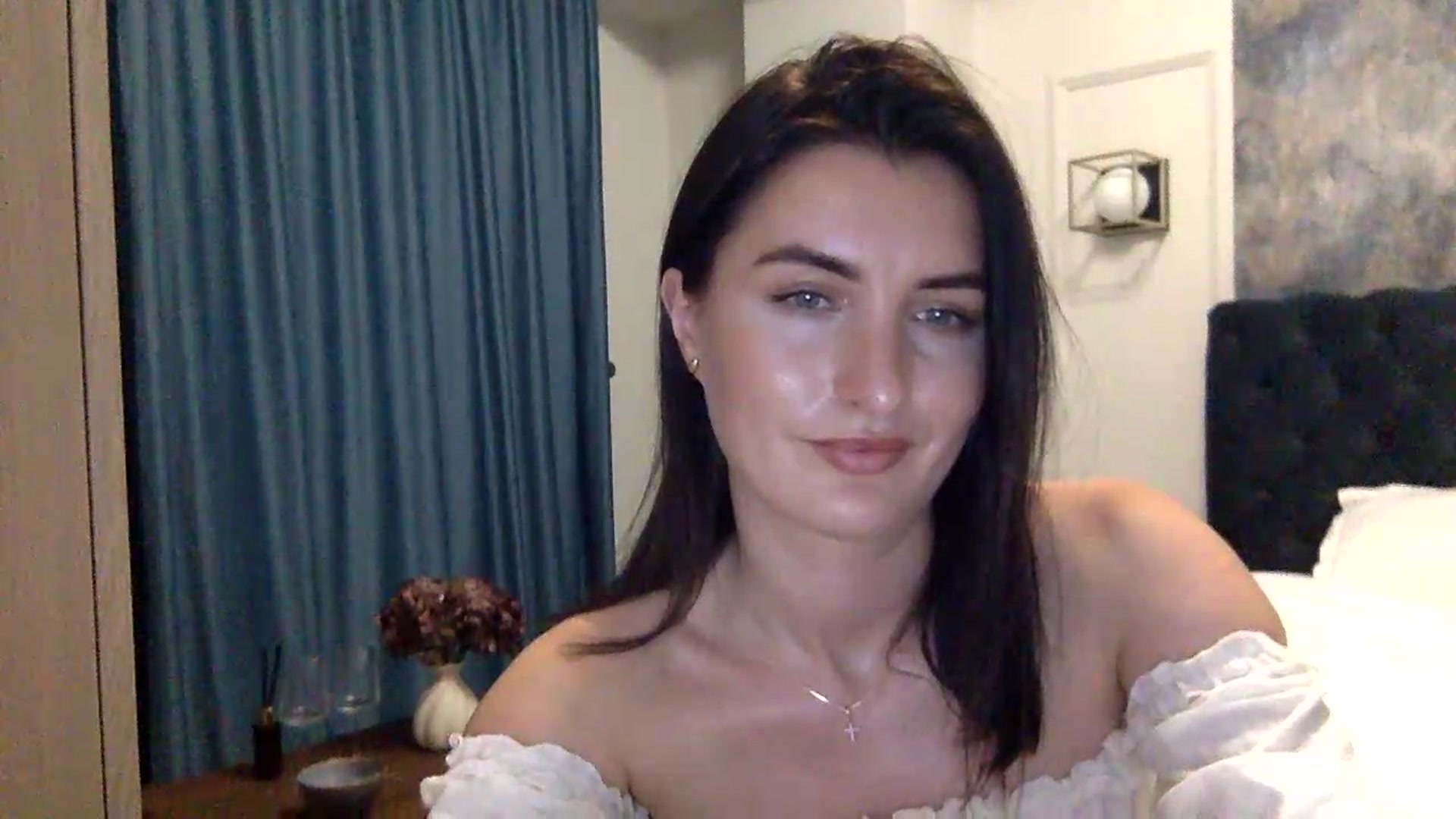 Gallery image thumbnail from EmilysBack's myfreecams stream on, 08/30/2026, 21:27 image 20 of 20
