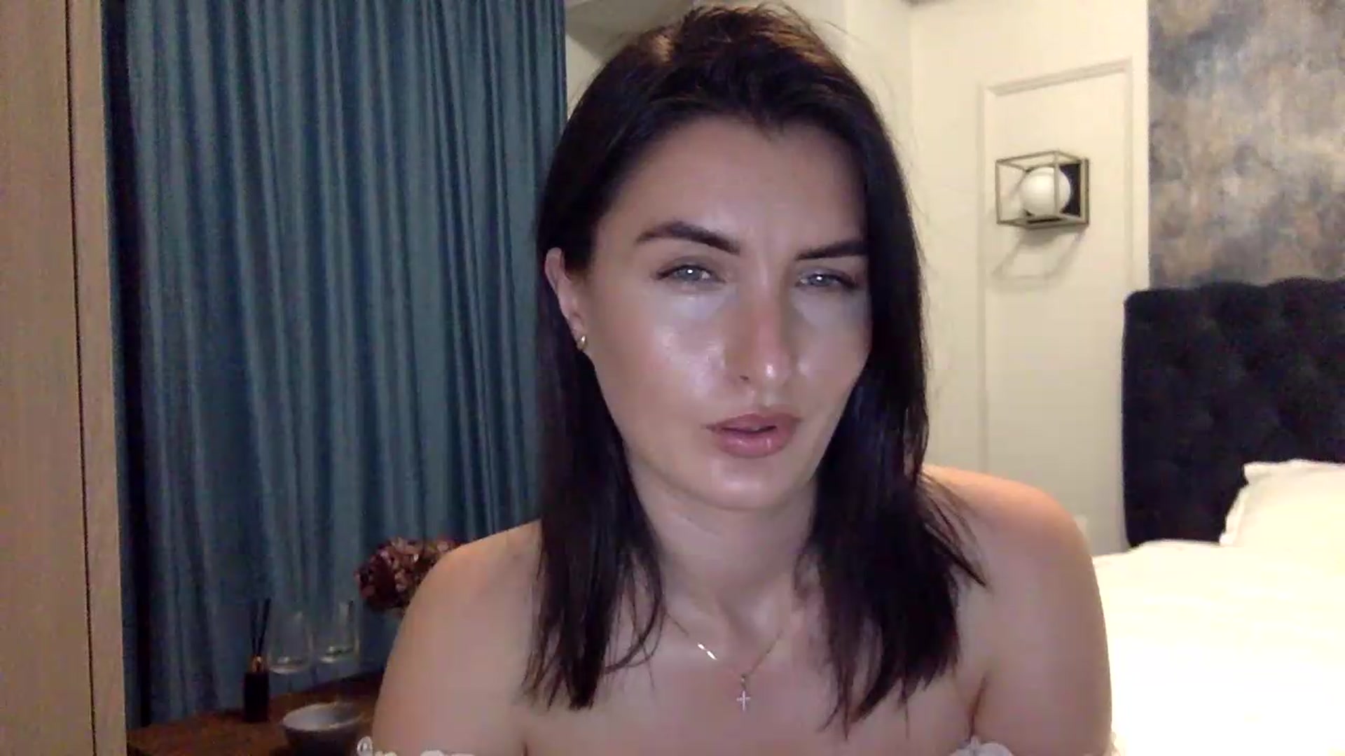 Gallery image thumbnail from EmilysBack's myfreecams stream on, 08/30/2026, 21:27 image 4 of 20