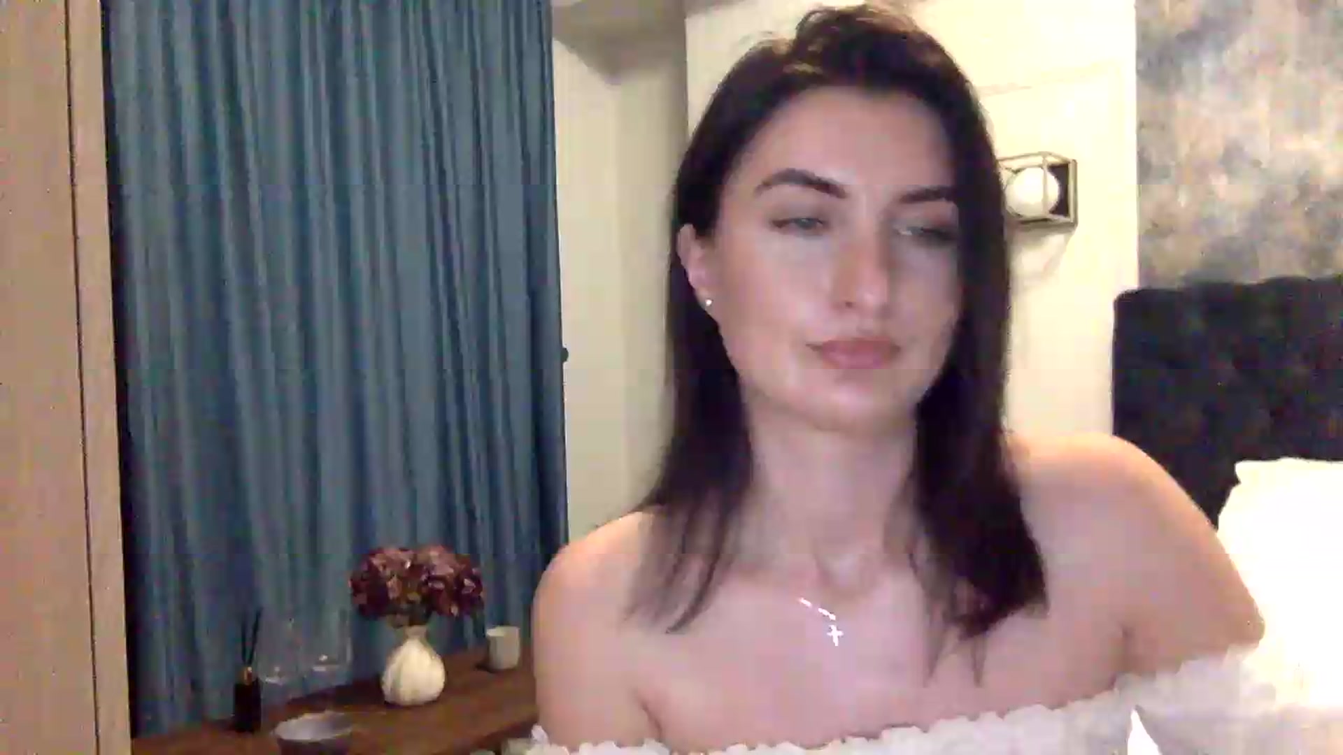 Gallery image thumbnail from EmilysBack's myfreecams stream on, 08/30/2026, 21:27 image 11 of 20
