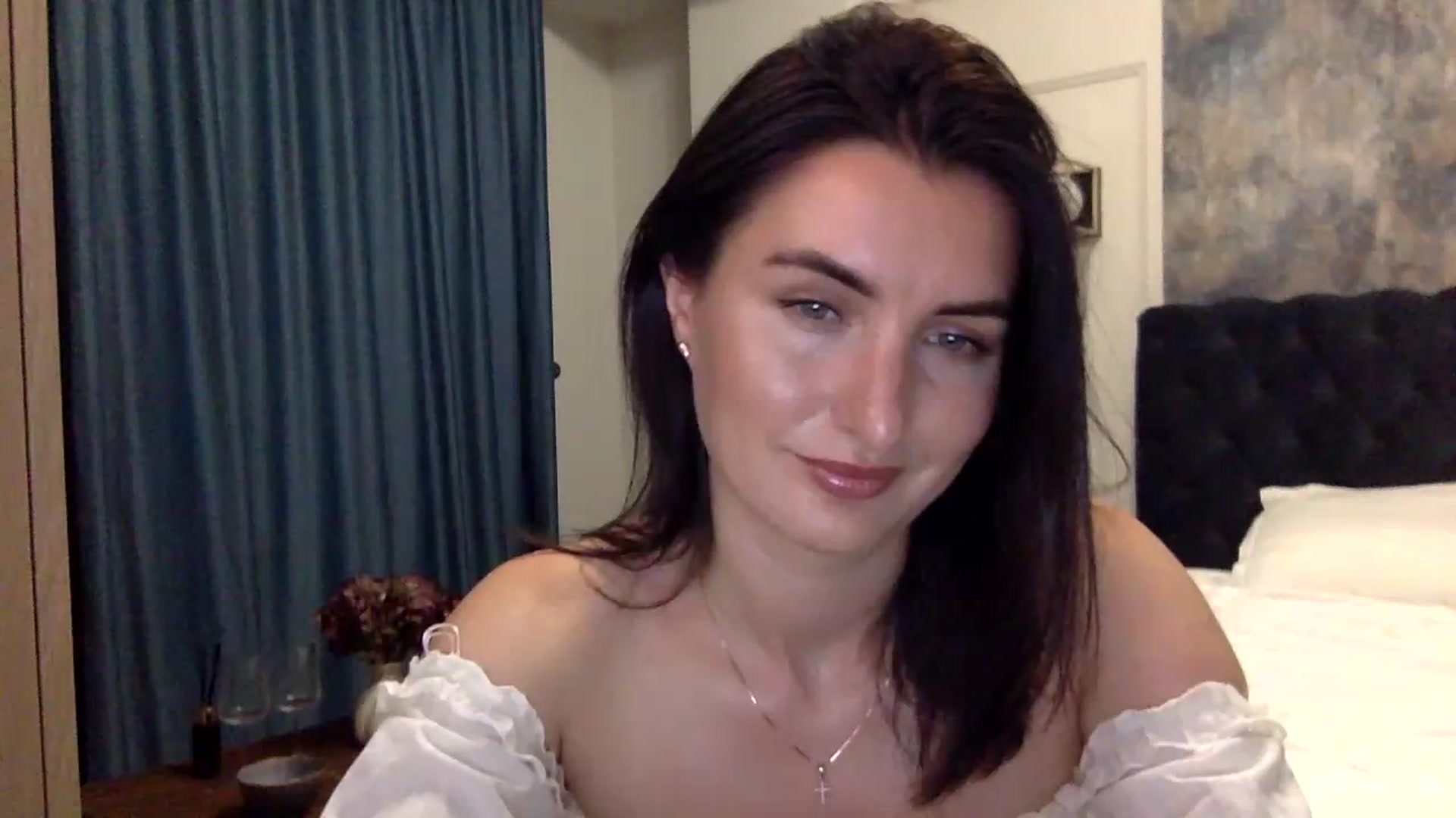 Gallery image thumbnail from EmilysBack's myfreecams stream on, 08/30/2026, 21:59 image 5 of 20