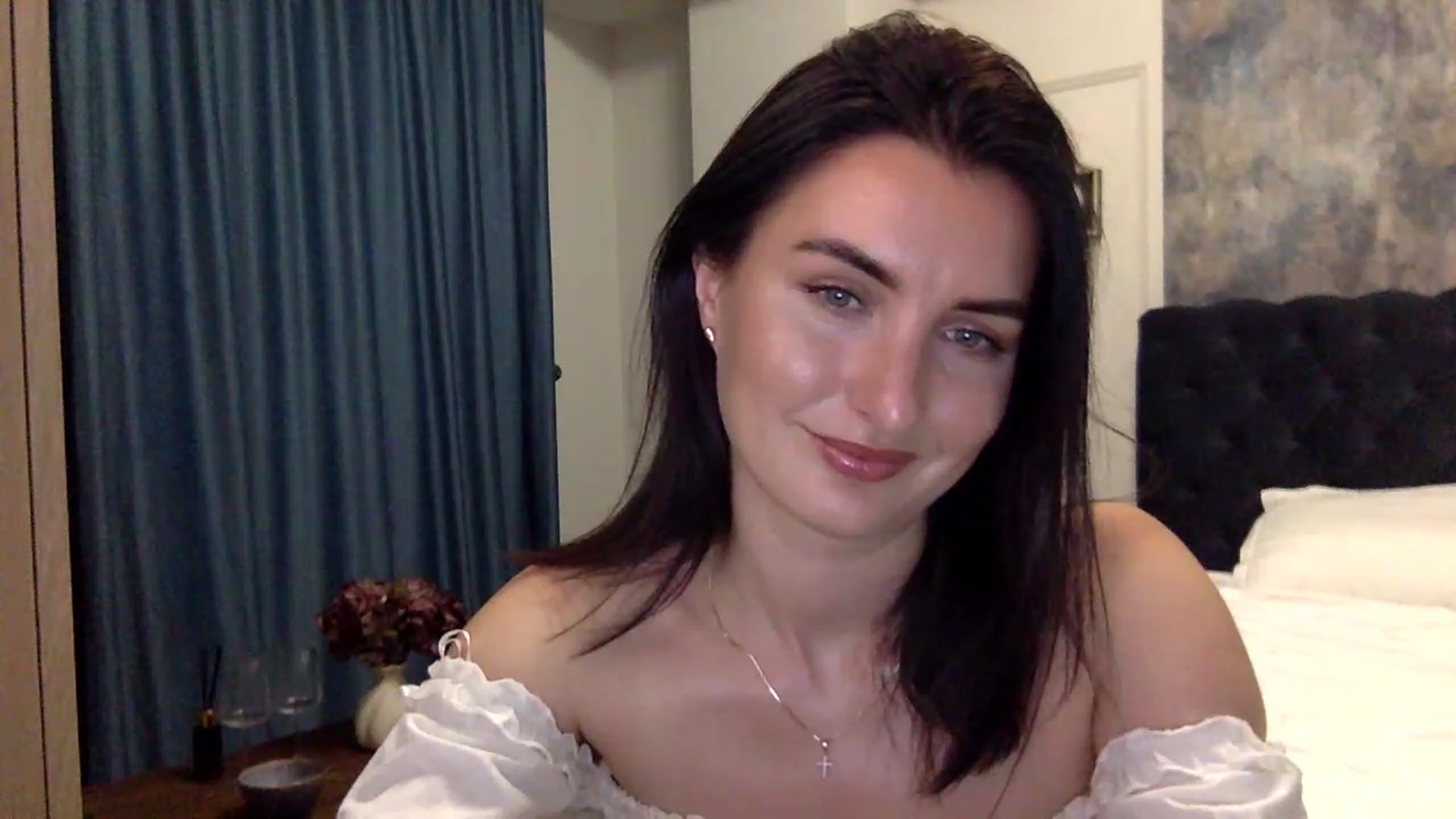 Gallery image thumbnail from EmilysBack's myfreecams stream on, 08/30/2026, 21:59 image 14 of 20