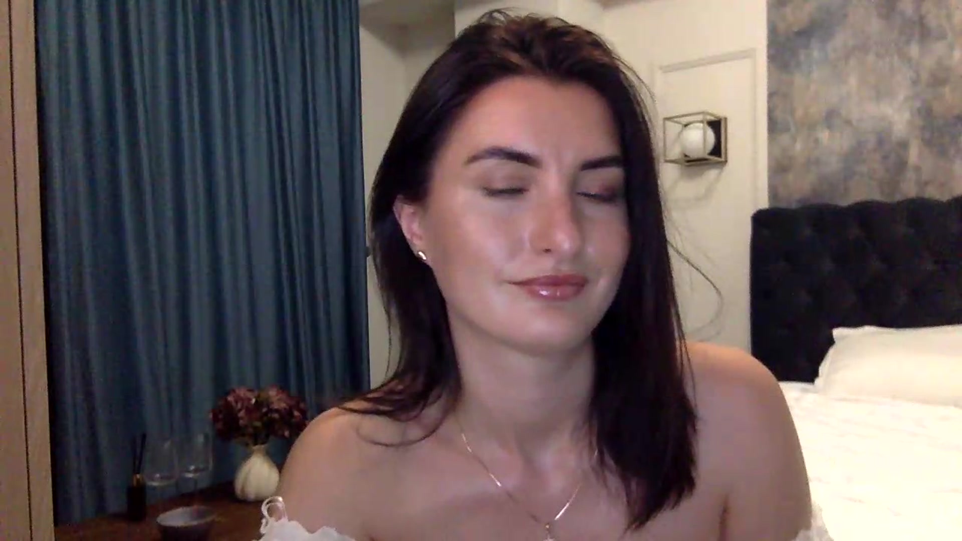 Gallery image thumbnail from EmilysBack's myfreecams stream on, 08/30/2026, 21:59 image 8 of 20