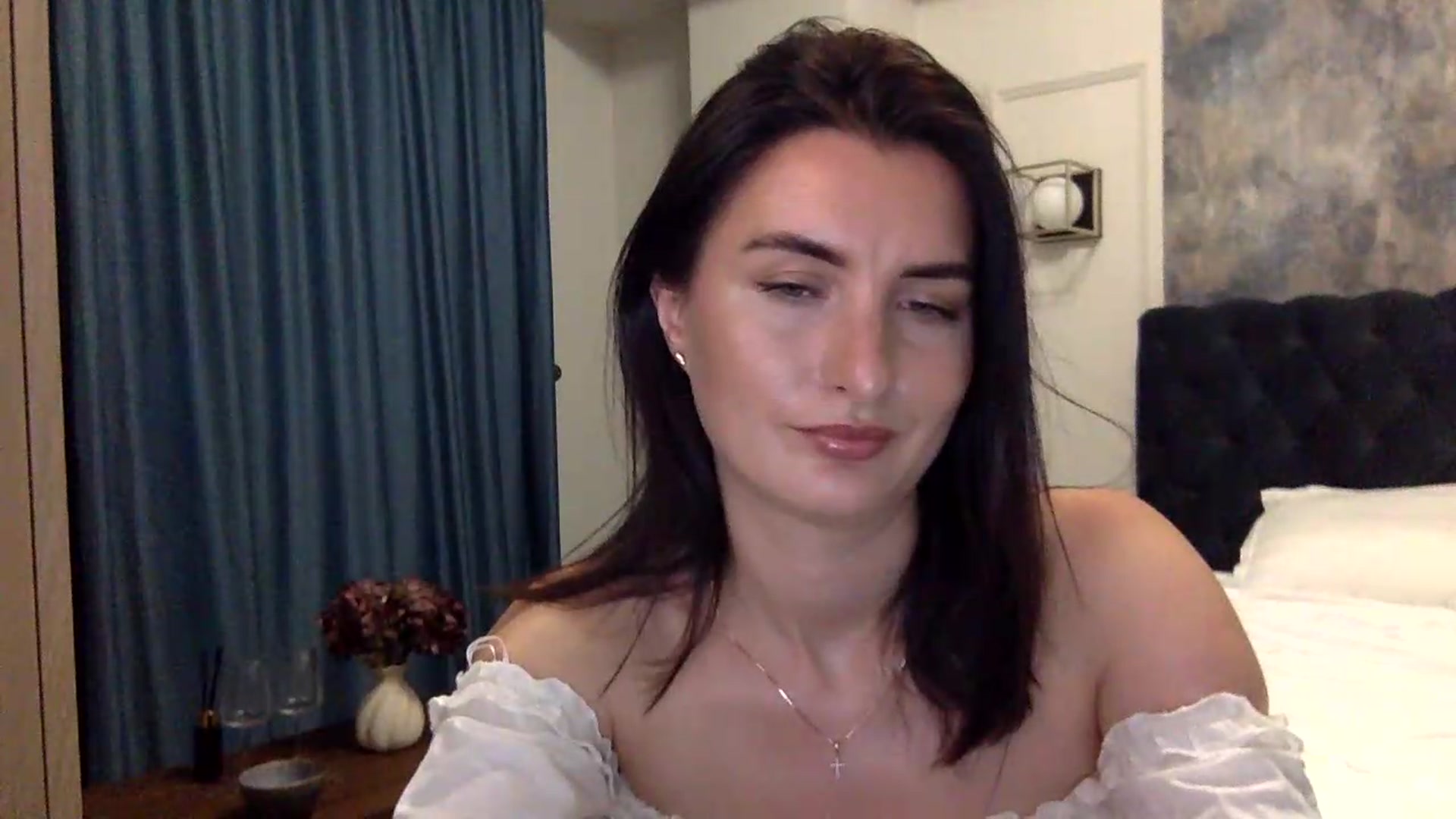 Gallery image thumbnail from EmilysBack's myfreecams stream on, 08/30/2026, 21:59 image 19 of 20