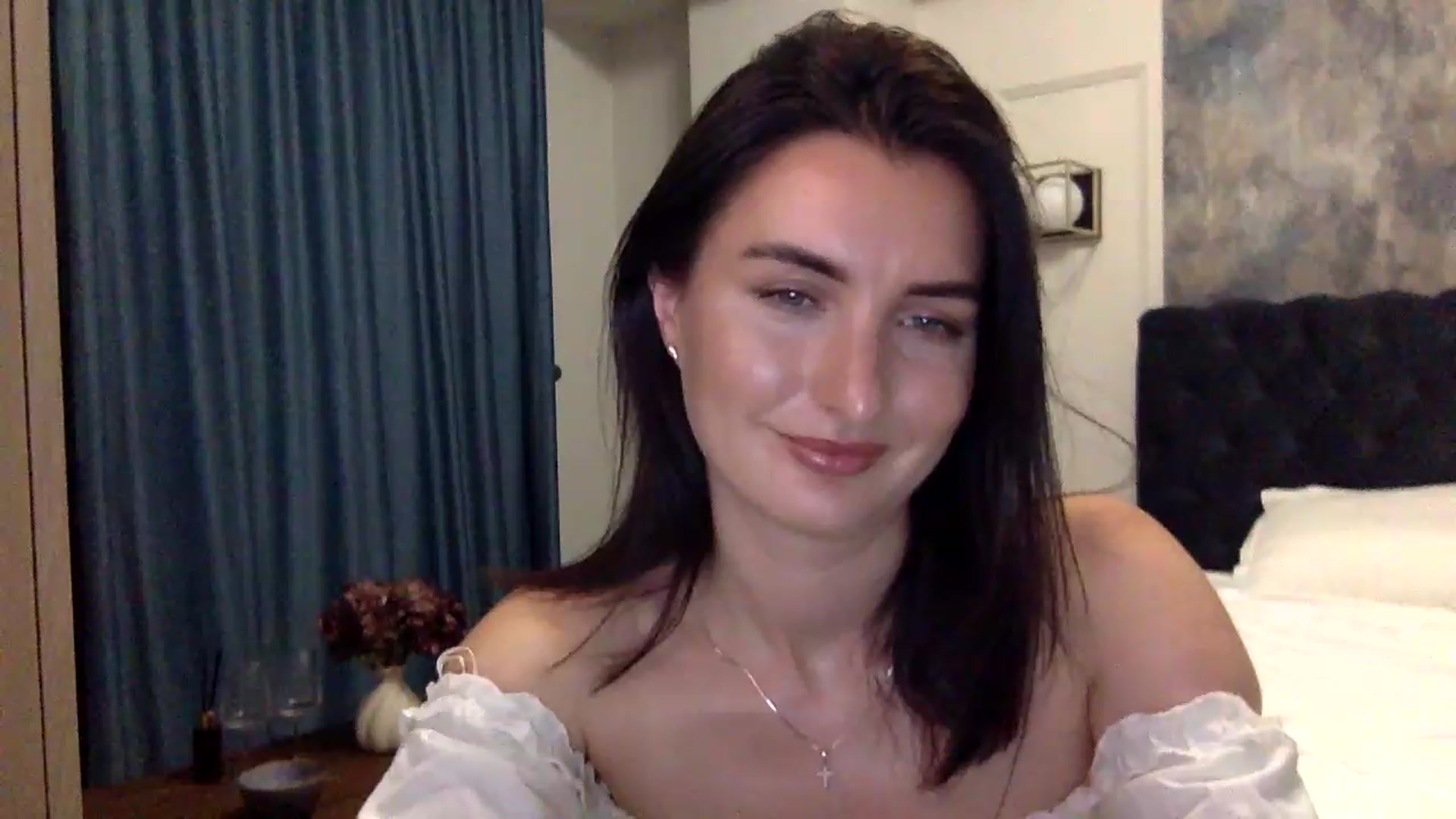Gallery image thumbnail from EmilysBack's myfreecams stream on, 08/30/2026, 21:59 image 15 of 20