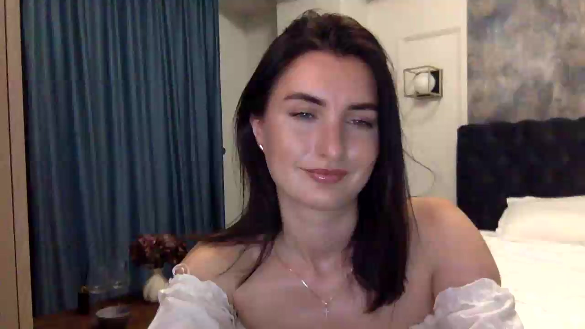 Gallery image thumbnail from EmilysBack's myfreecams stream on, 08/30/2026, 21:59 image 17 of 20