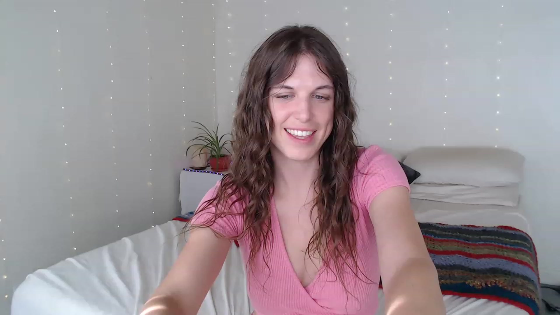 Gallery image thumbnail from Emilysworld's myfreecams stream on, 11/14/2022, 22:00 image 9 of 20