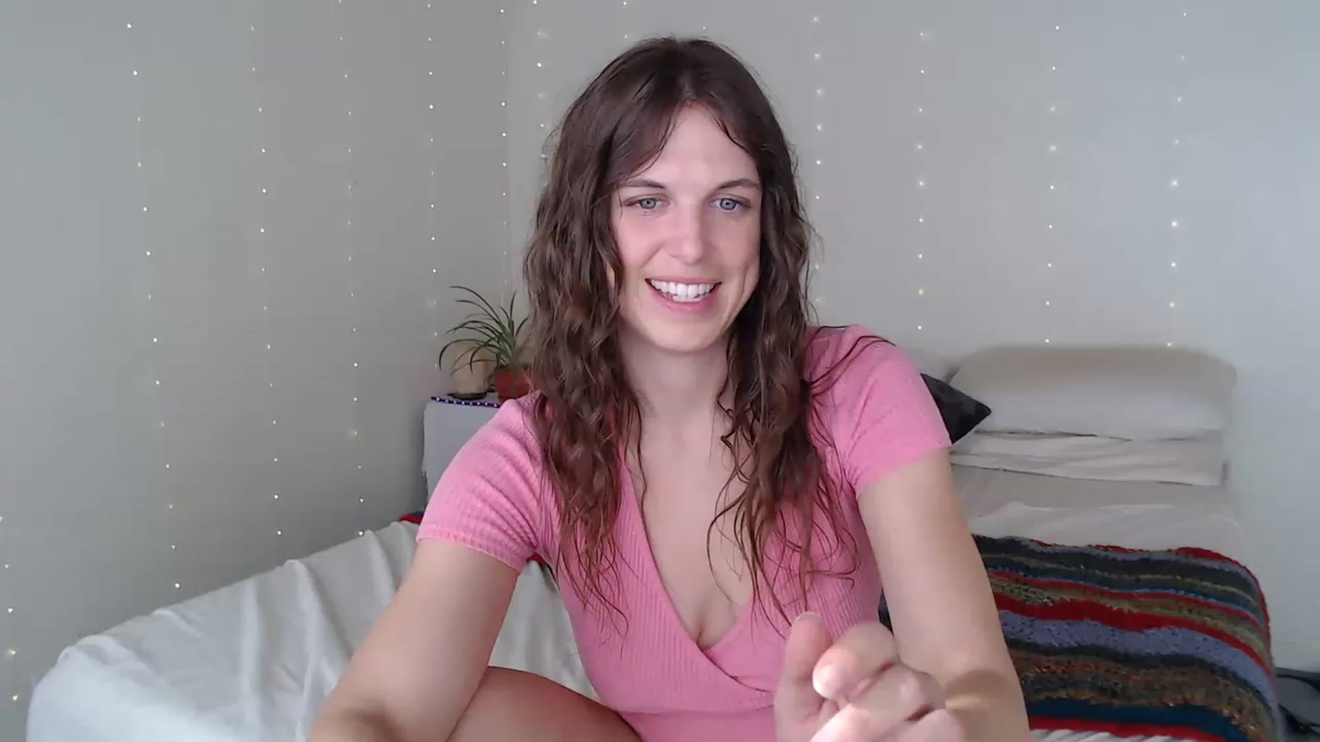 Gallery image thumbnail from Emilysworld's myfreecams stream on, 11/14/2022, 22:00 image 15 of 20