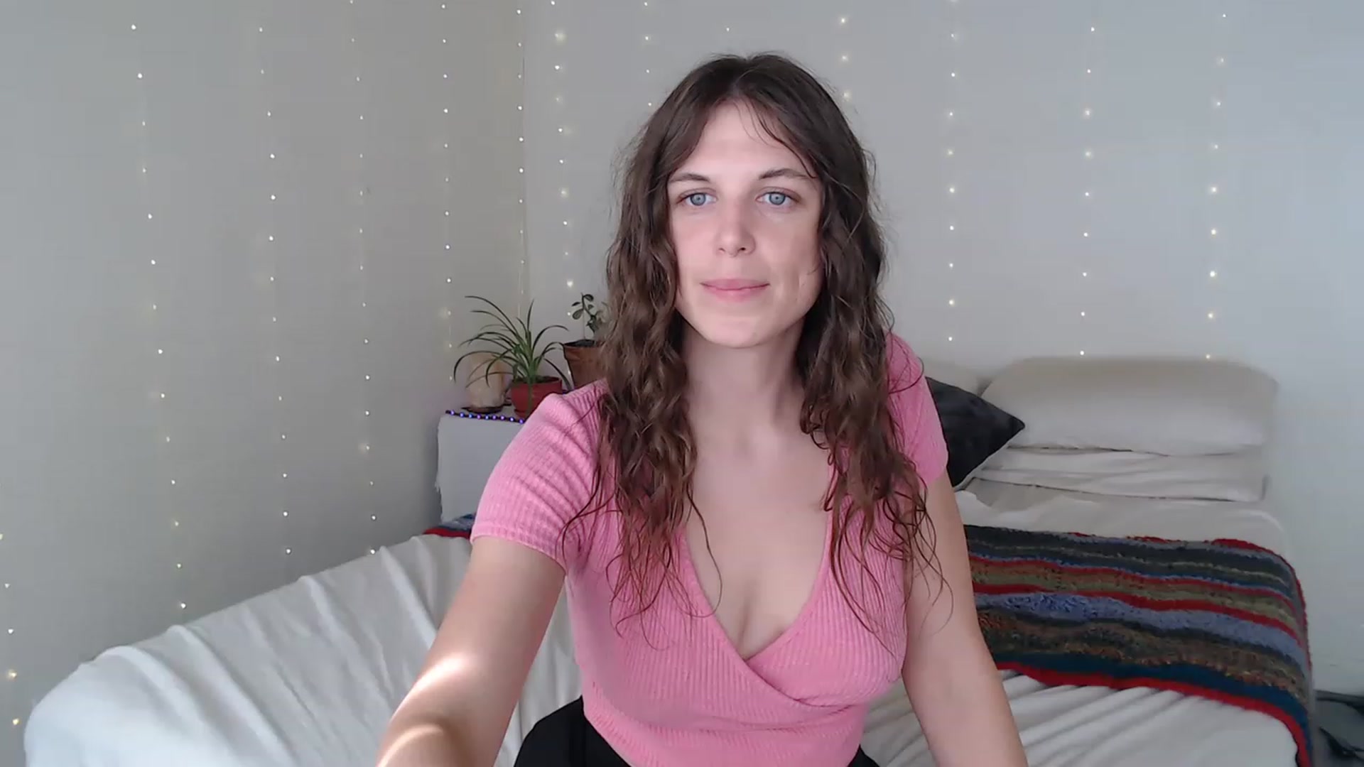 Gallery image thumbnail from Emilysworld's myfreecams stream on, 11/14/2022, 22:00 image 3 of 20