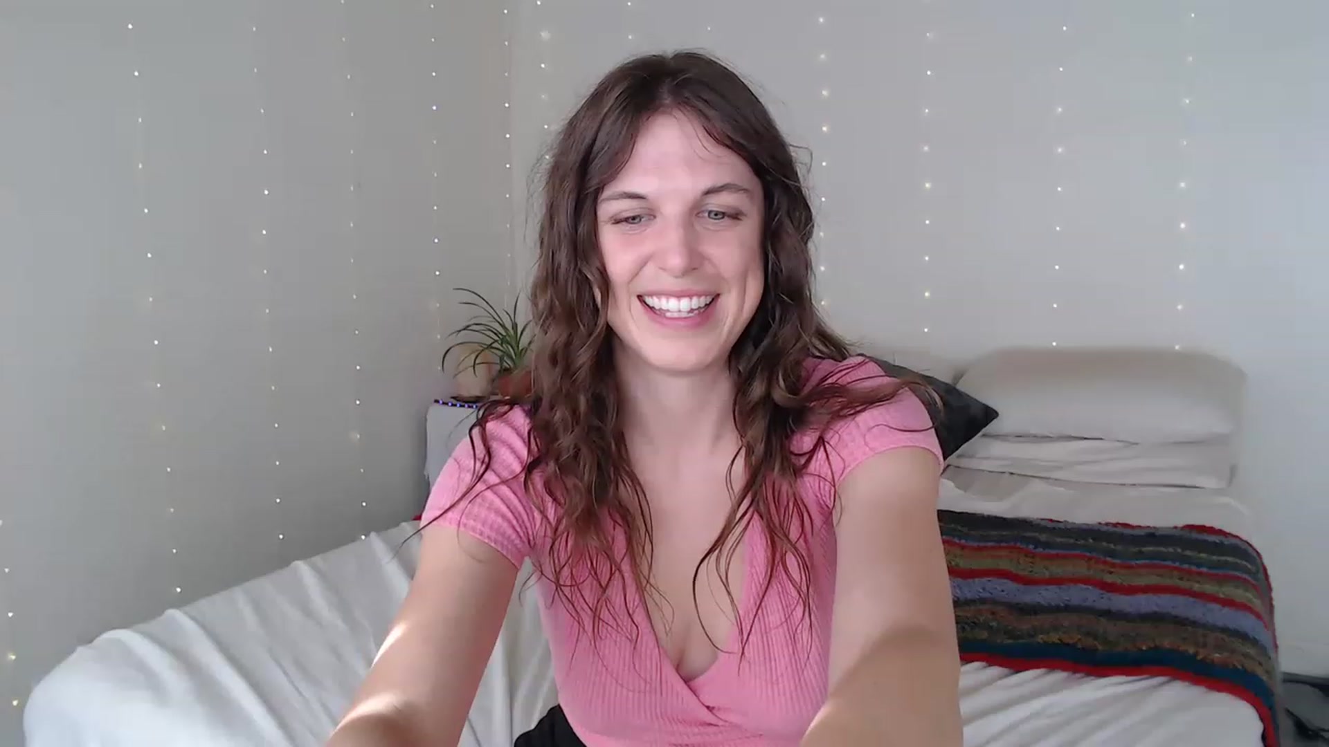 Gallery image thumbnail from Emilysworld's myfreecams stream on, 11/14/2022, 22:00 image 2 of 20