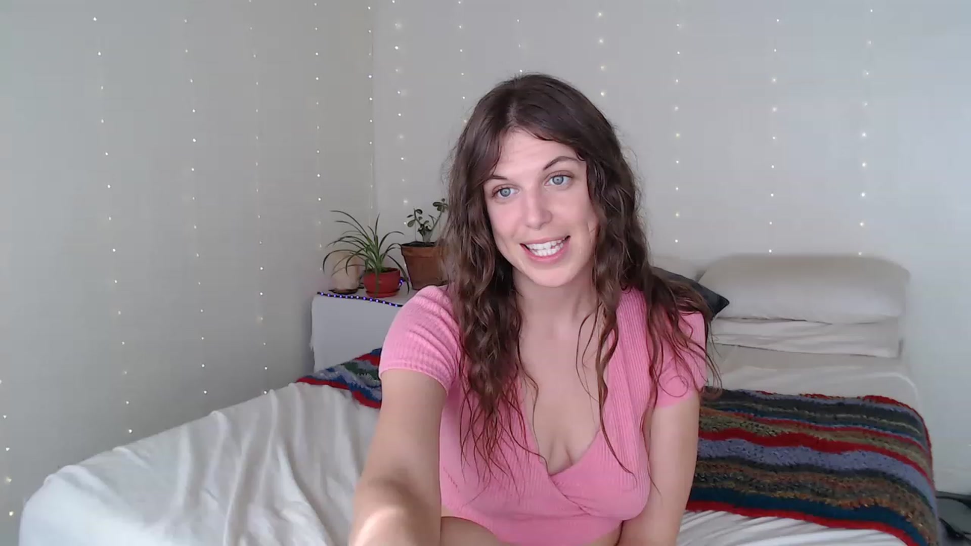 Gallery image thumbnail from Emilysworld's myfreecams stream on, 11/14/2022, 22:00 image 14 of 20
