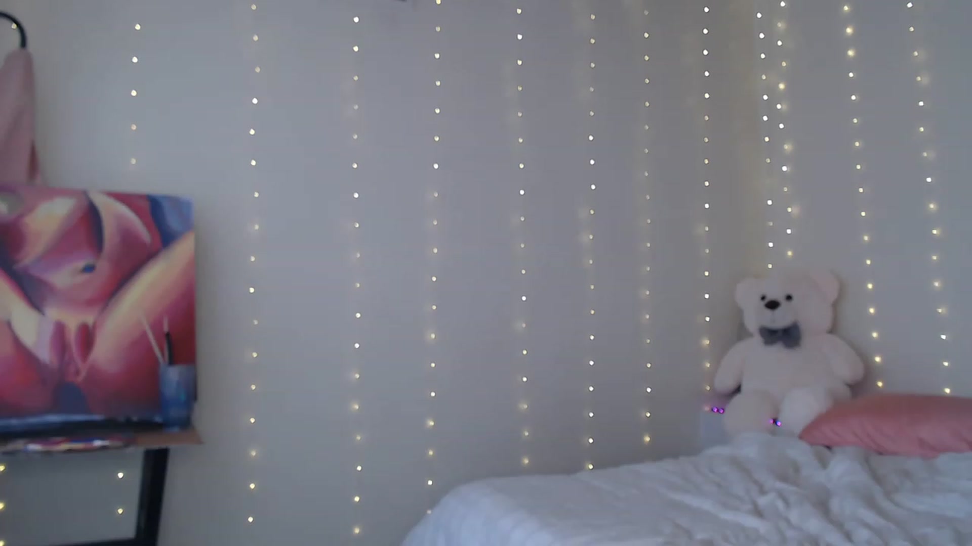 Gallery image thumbnail from Emilysworld's myfreecams stream on, 03/27/2023, 23:39 image 4 of 20