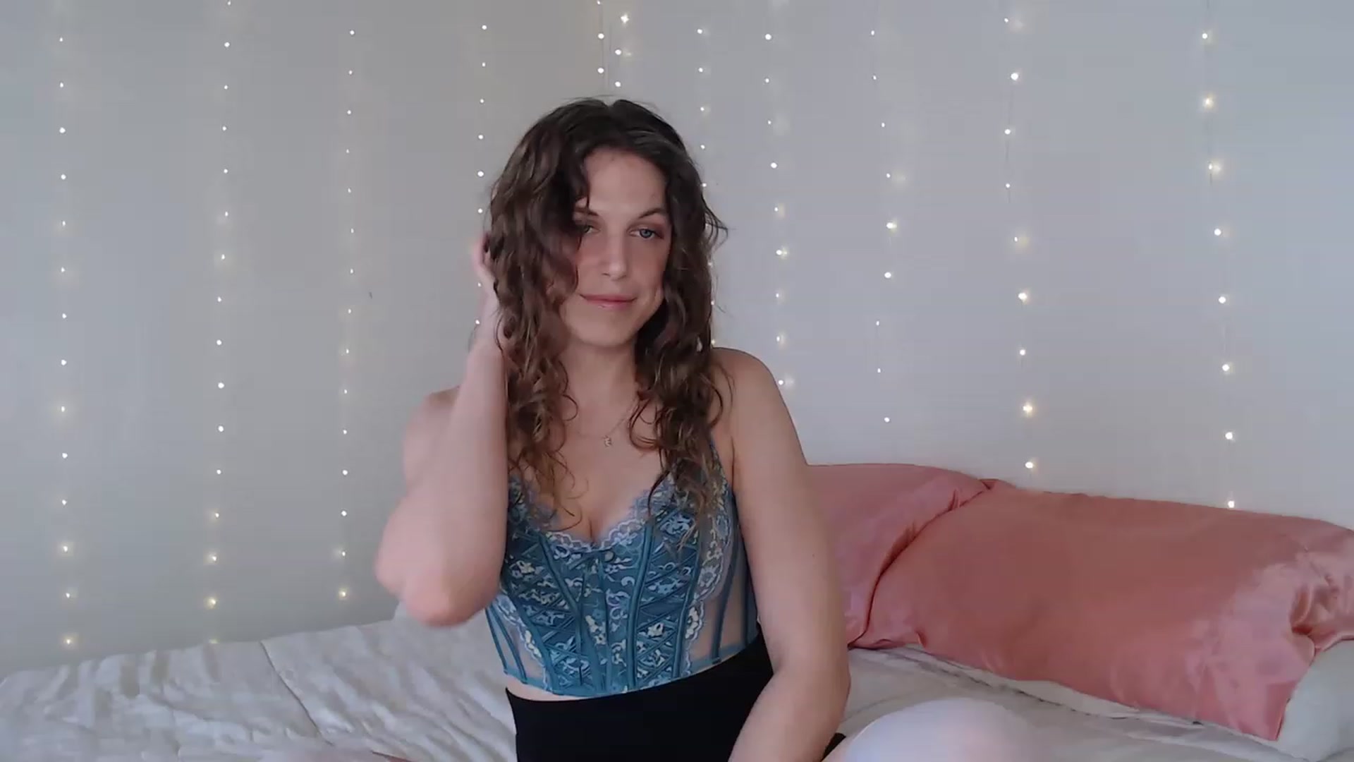 Gallery image thumbnail from Emilysworld's myfreecams stream on, 03/30/2023, 23:28 image 1 of 20