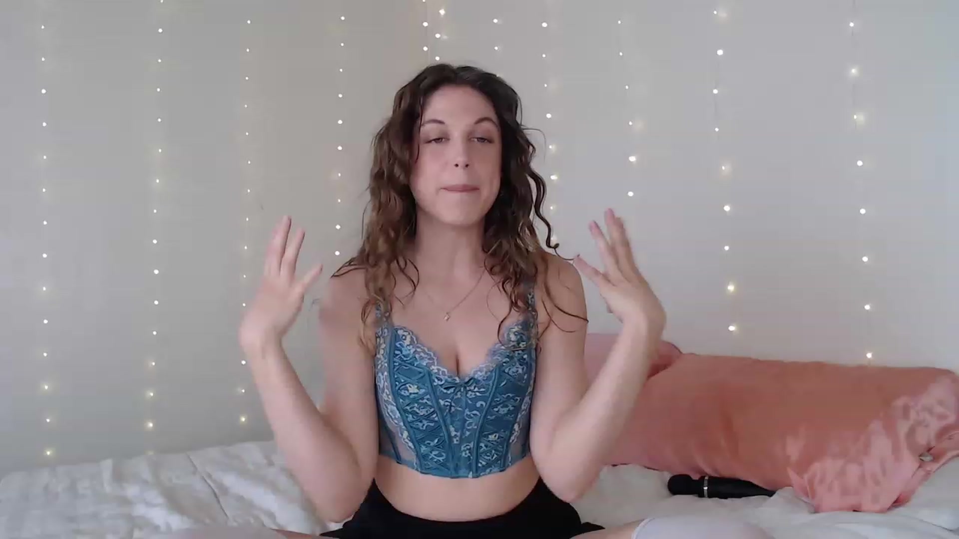 Gallery image thumbnail from Emilysworld's myfreecams stream on, 03/30/2023, 23:28 image 15 of 20
