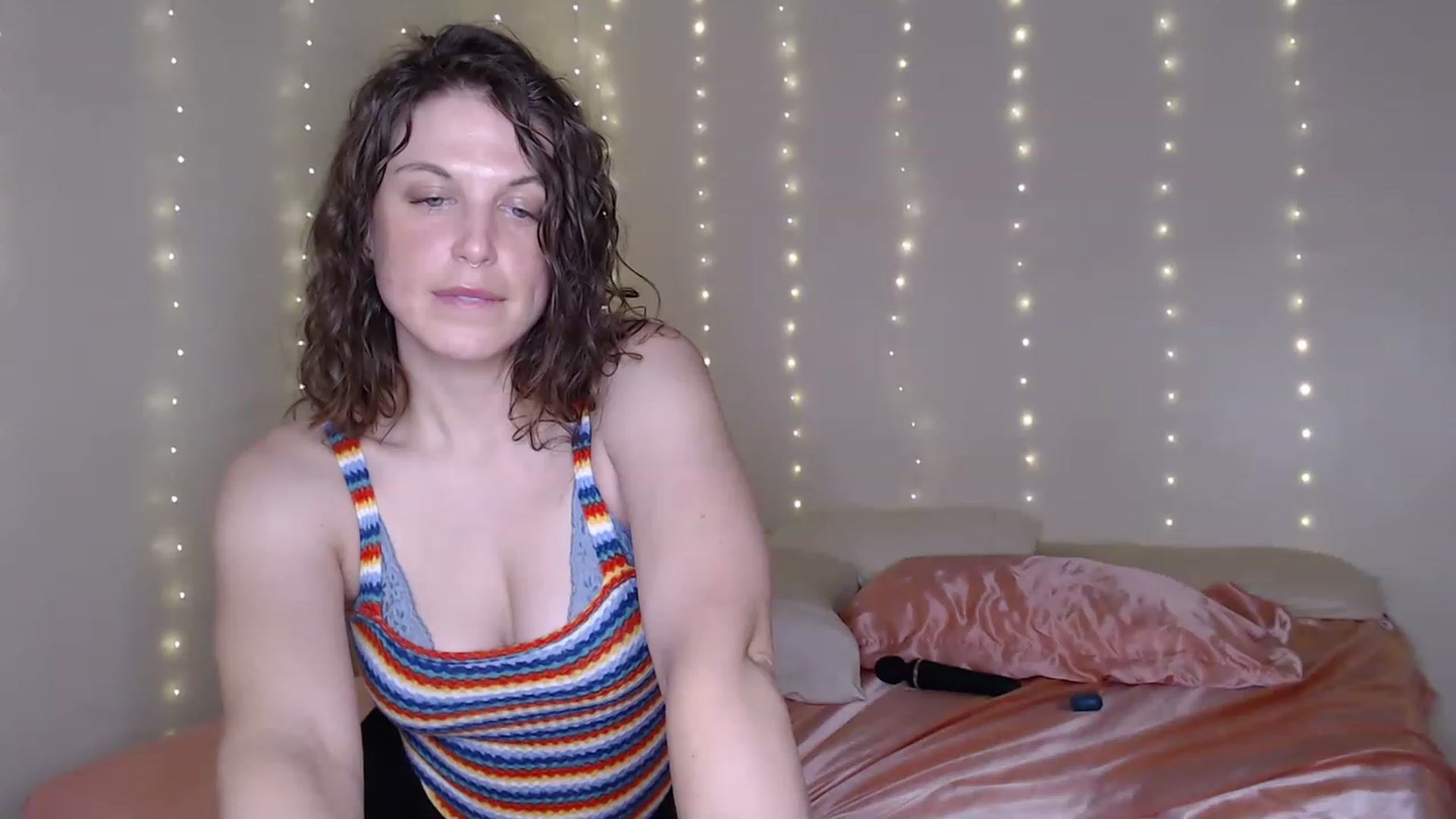 Gallery image thumbnail from Emilysworld's myfreecams stream on, 05/01/2023, 06:09 image 13 of 20