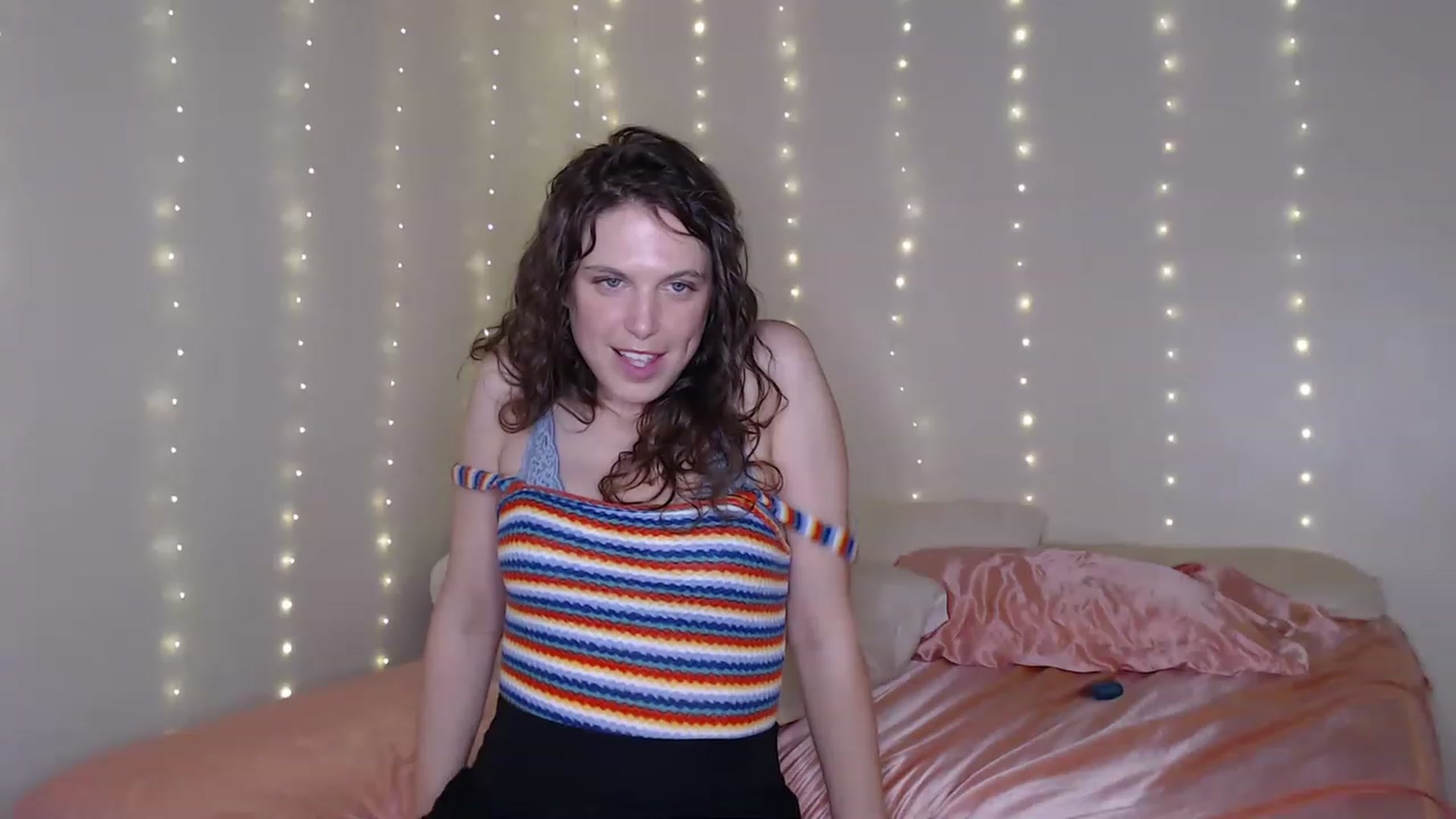 Gallery image thumbnail from Emilysworld's myfreecams stream on, 05/01/2023, 06:09 image 9 of 20