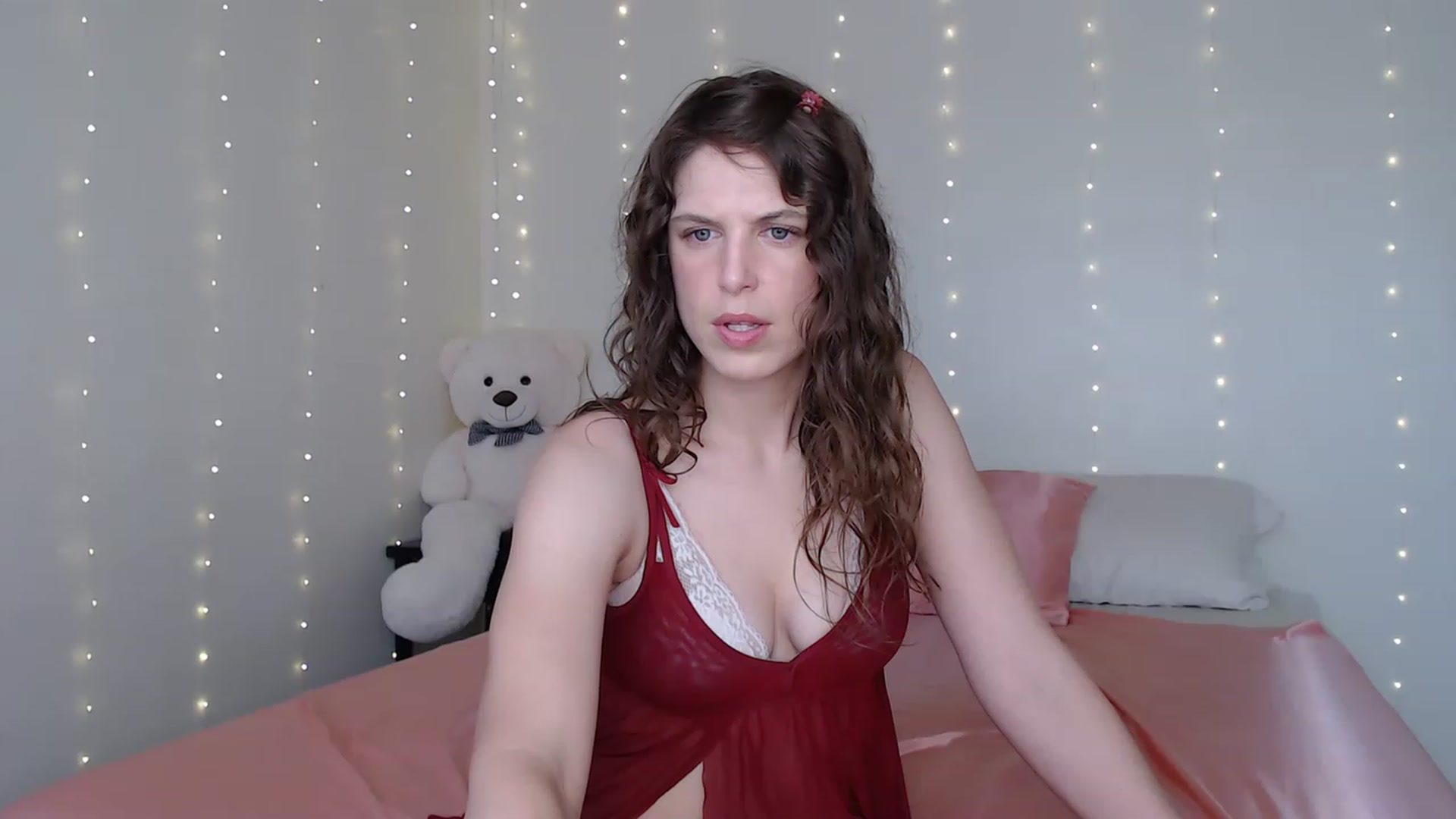 Gallery image thumbnail from Emilysworld's myfreecams stream on, 05/07/2023, 23:47 image 12 of 20