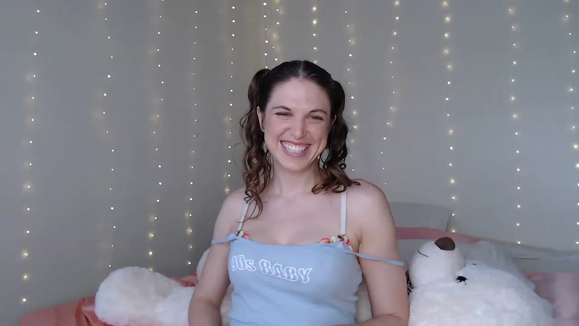 Gallery image thumbnail from Emilysworld's myfreecams stream on, 06/06/2023, 24:44 image 1 of 20