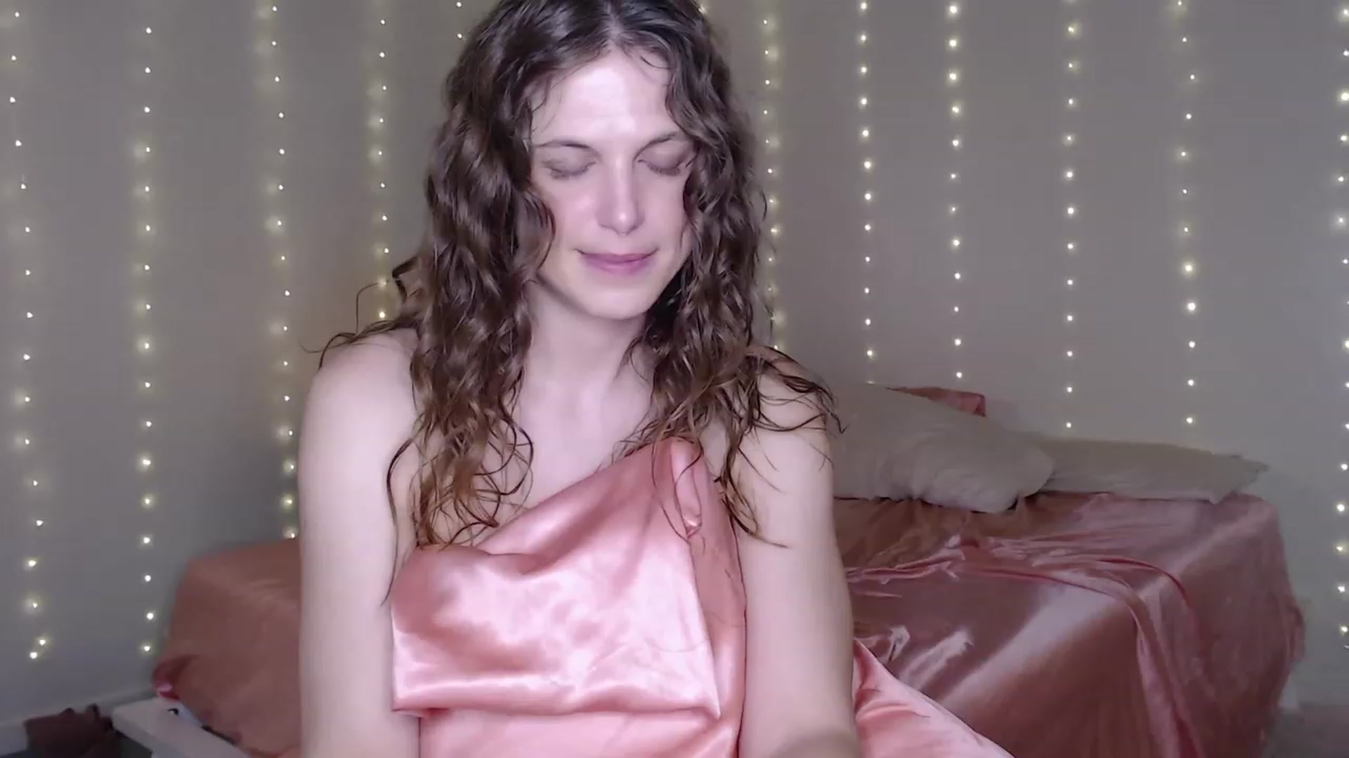 Gallery image thumbnail from Emilysworld's myfreecams stream on, 07/06/2023, 04:03 image 5 of 20