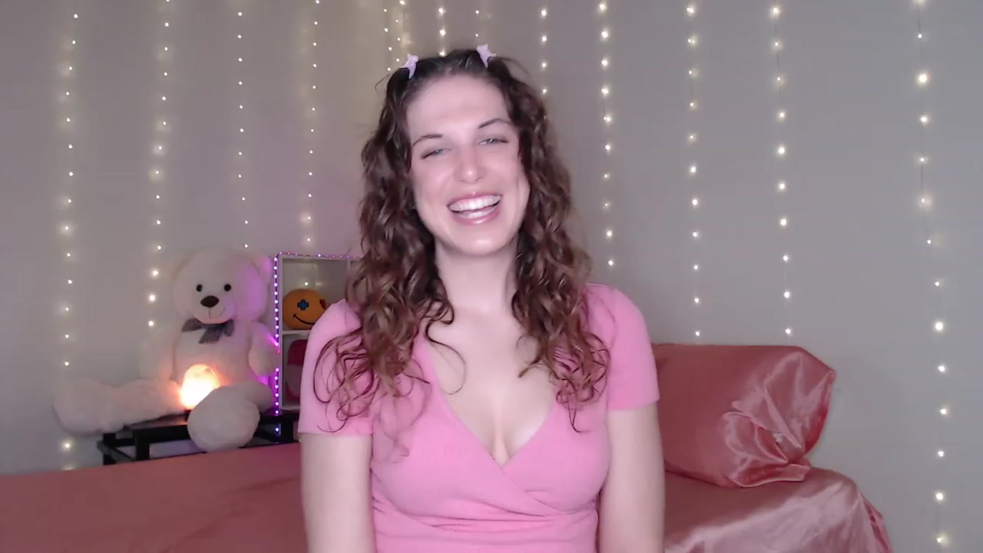 Gallery image thumbnail from Emilysworld's myfreecams stream on, 07/11/2023, 02:06 image 1 of 20