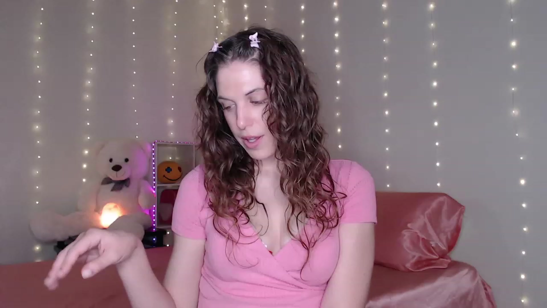 Gallery image thumbnail from Emilysworld's myfreecams stream on, 07/11/2023, 02:06 image 6 of 20