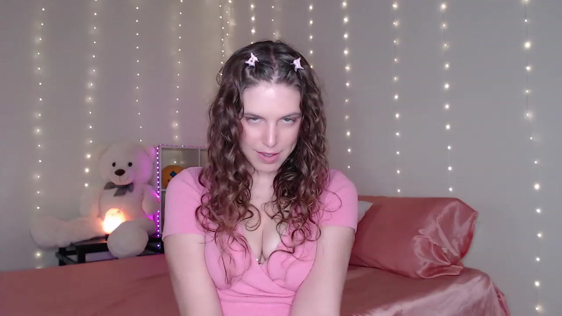 Gallery image thumbnail from Emilysworld's myfreecams stream on, 07/11/2023, 02:06 image 2 of 20