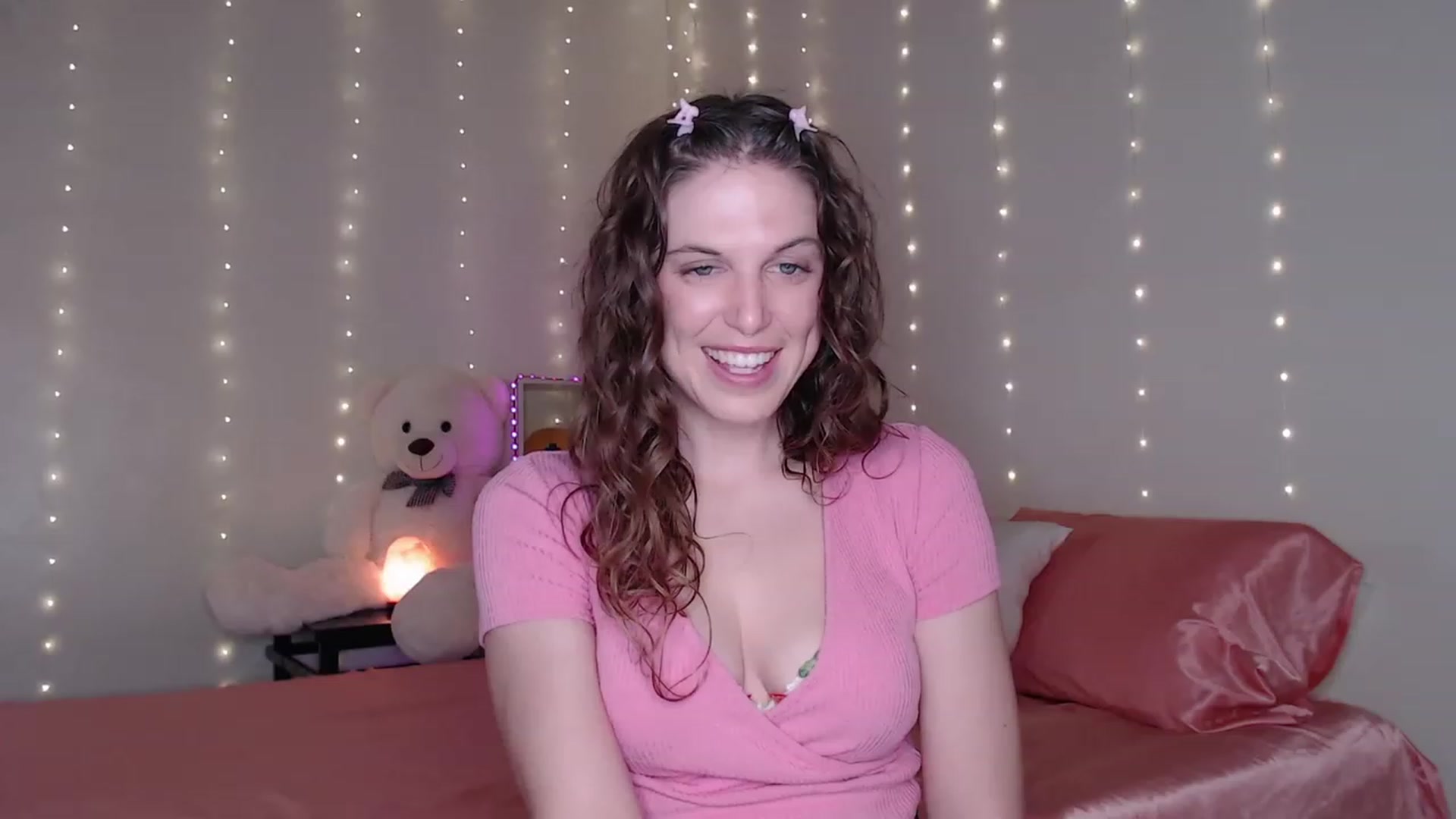 Gallery image thumbnail from Emilysworld's myfreecams stream on, 07/11/2023, 02:06 image 12 of 20