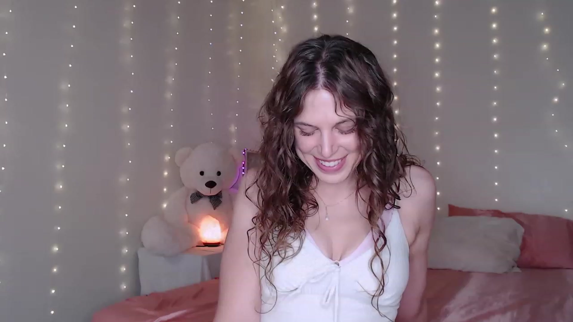 Gallery image thumbnail from Emilysworld's myfreecams stream on, 07/15/2023, 24:37 image 11 of 20